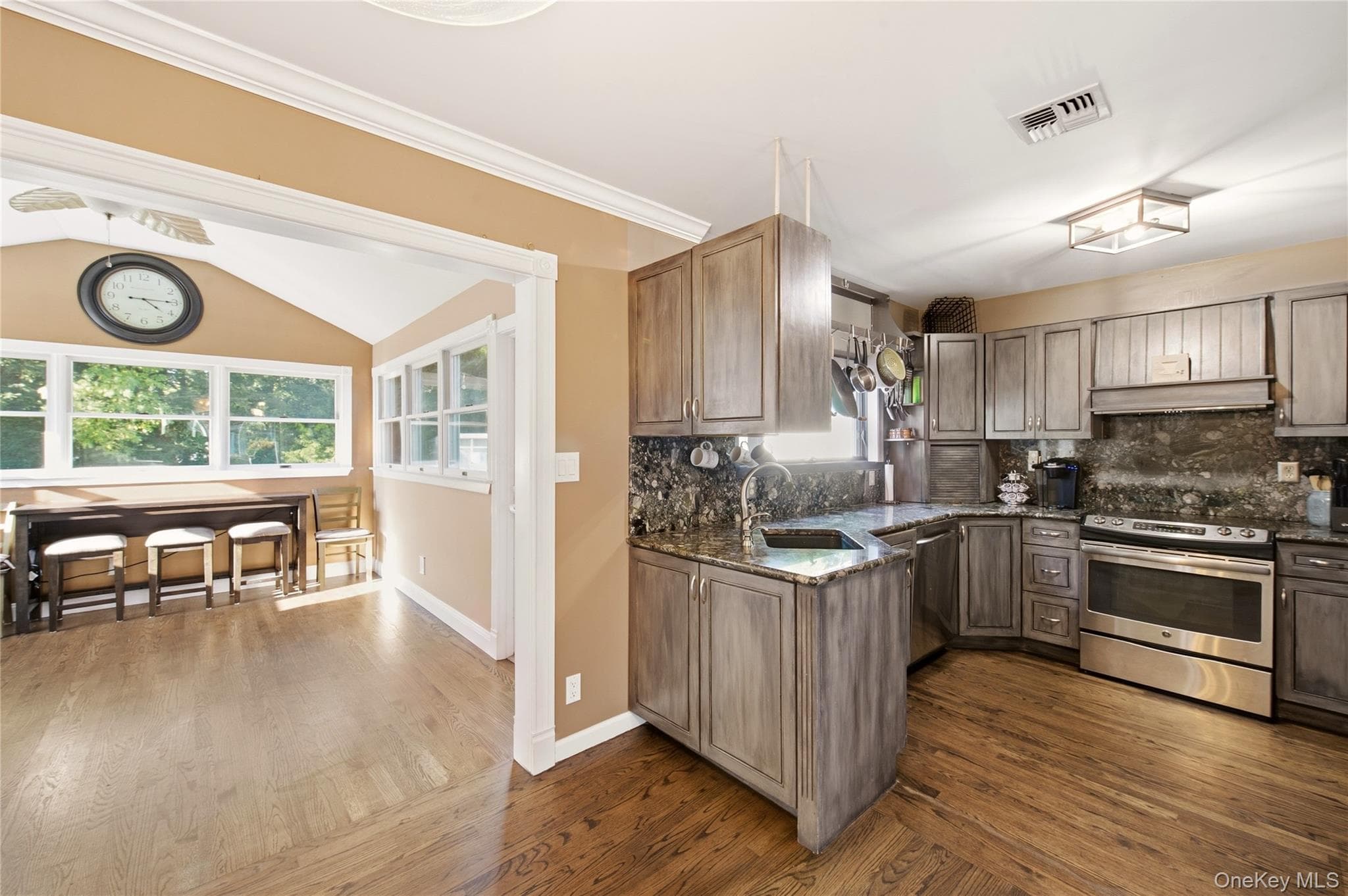15 Oakwood Street thumbnail 6