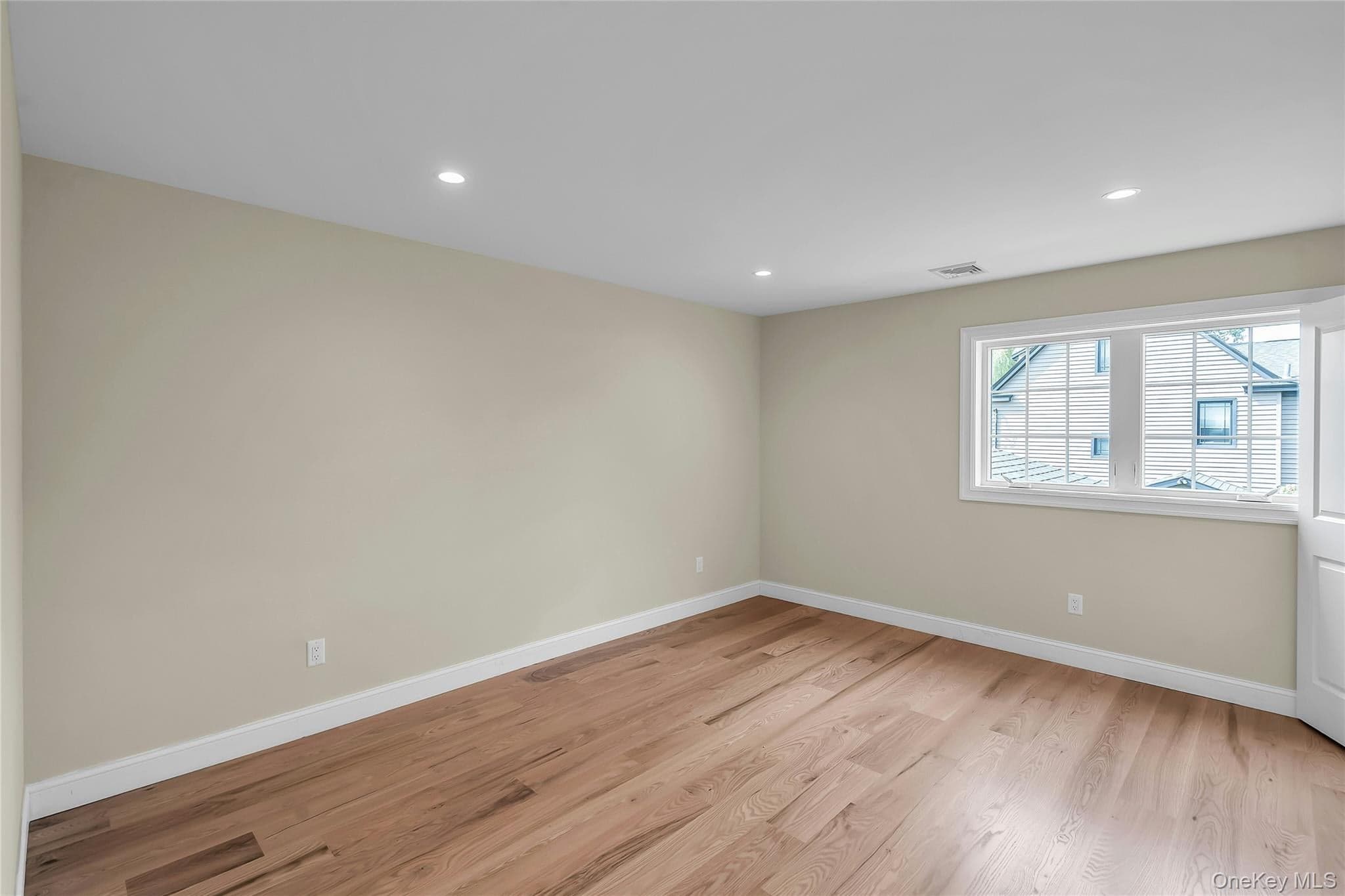 52 Linden Avenue thumbnail 26