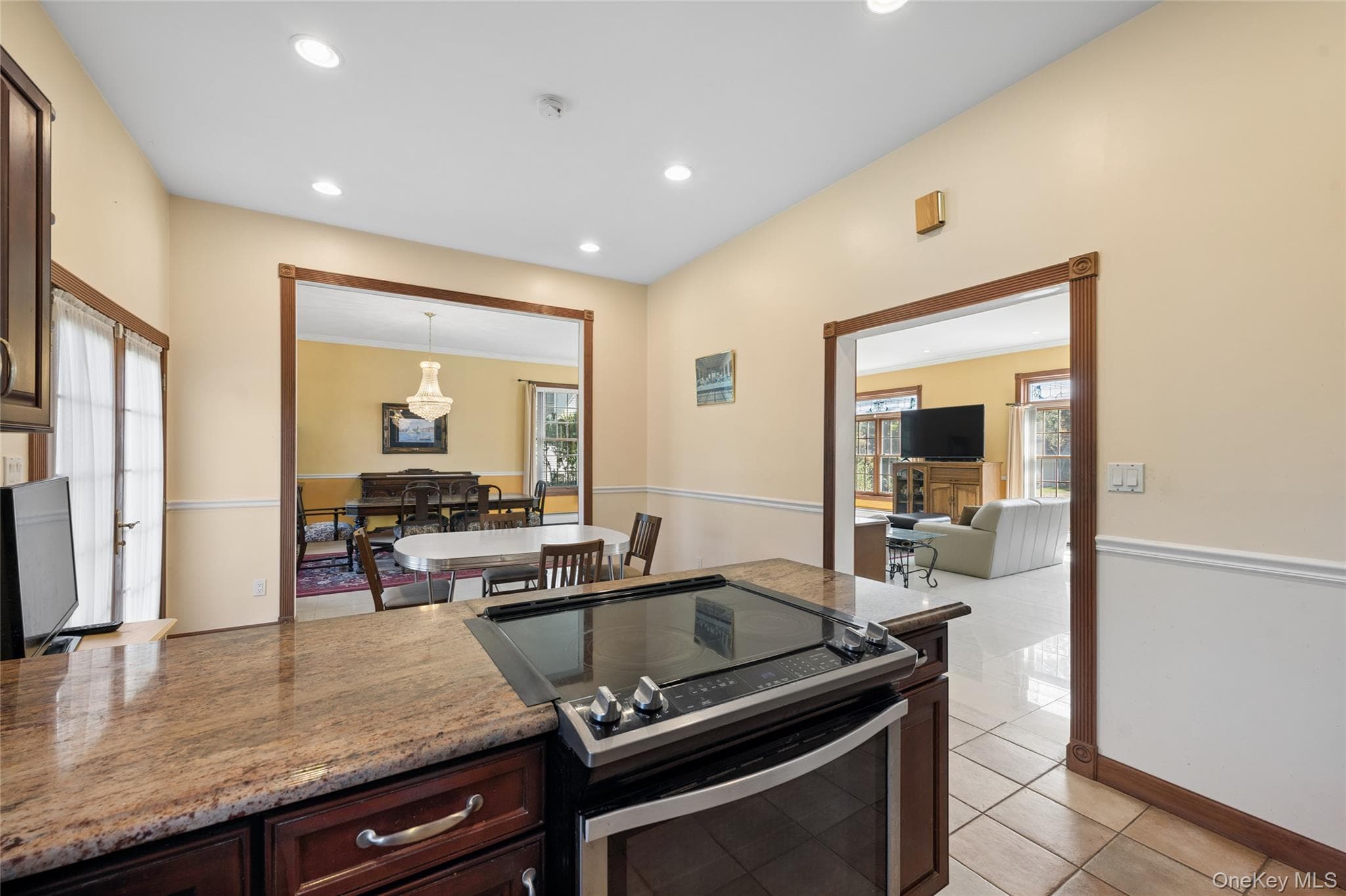 471 Southport Street thumbnail 11