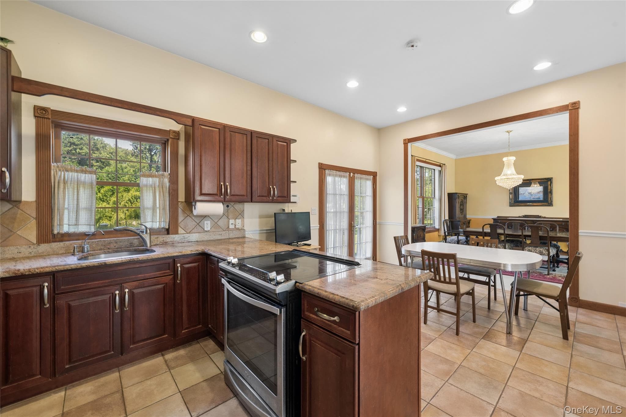 471 Southport Street thumbnail 10