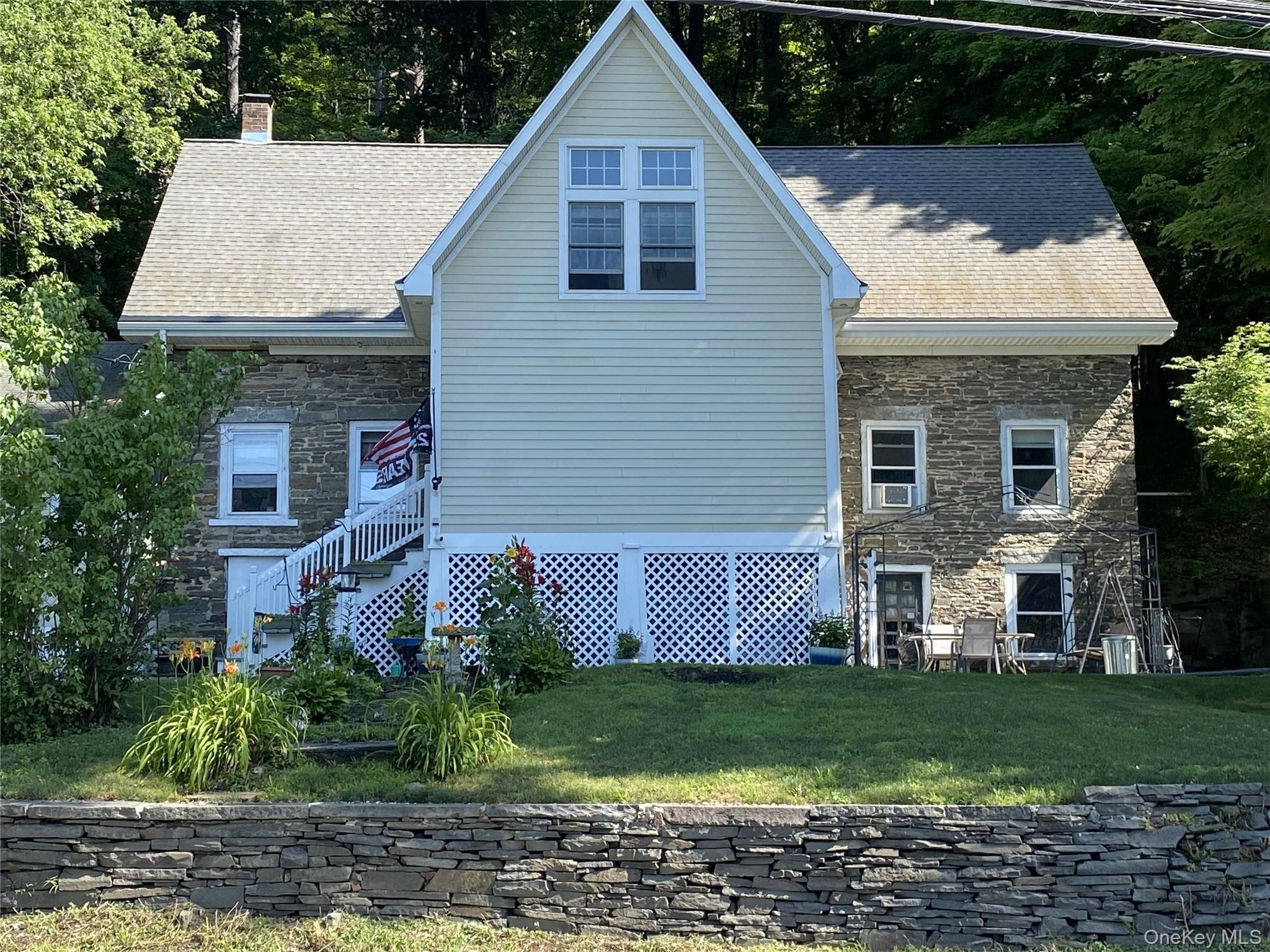 696 Sawkill Road photo 1