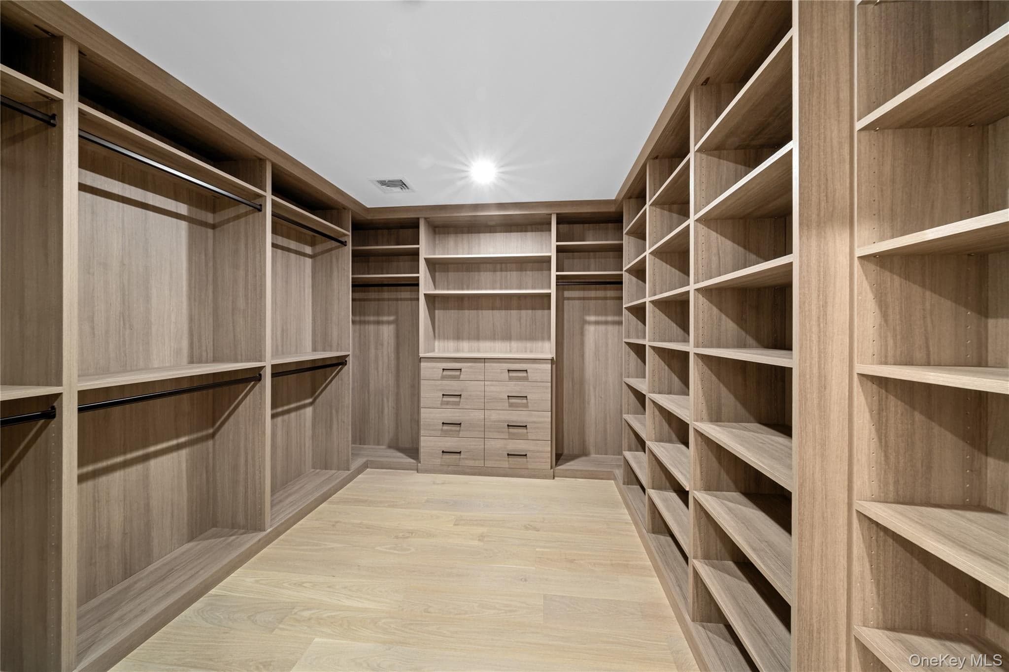 12 Quaker Ridge Drive thumbnail 31