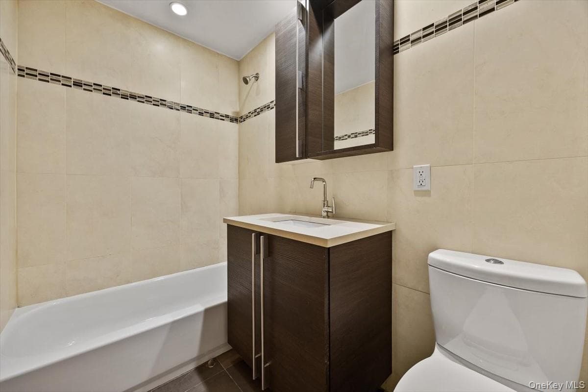 3135 31st Street Unit: 605 thumbnail 13