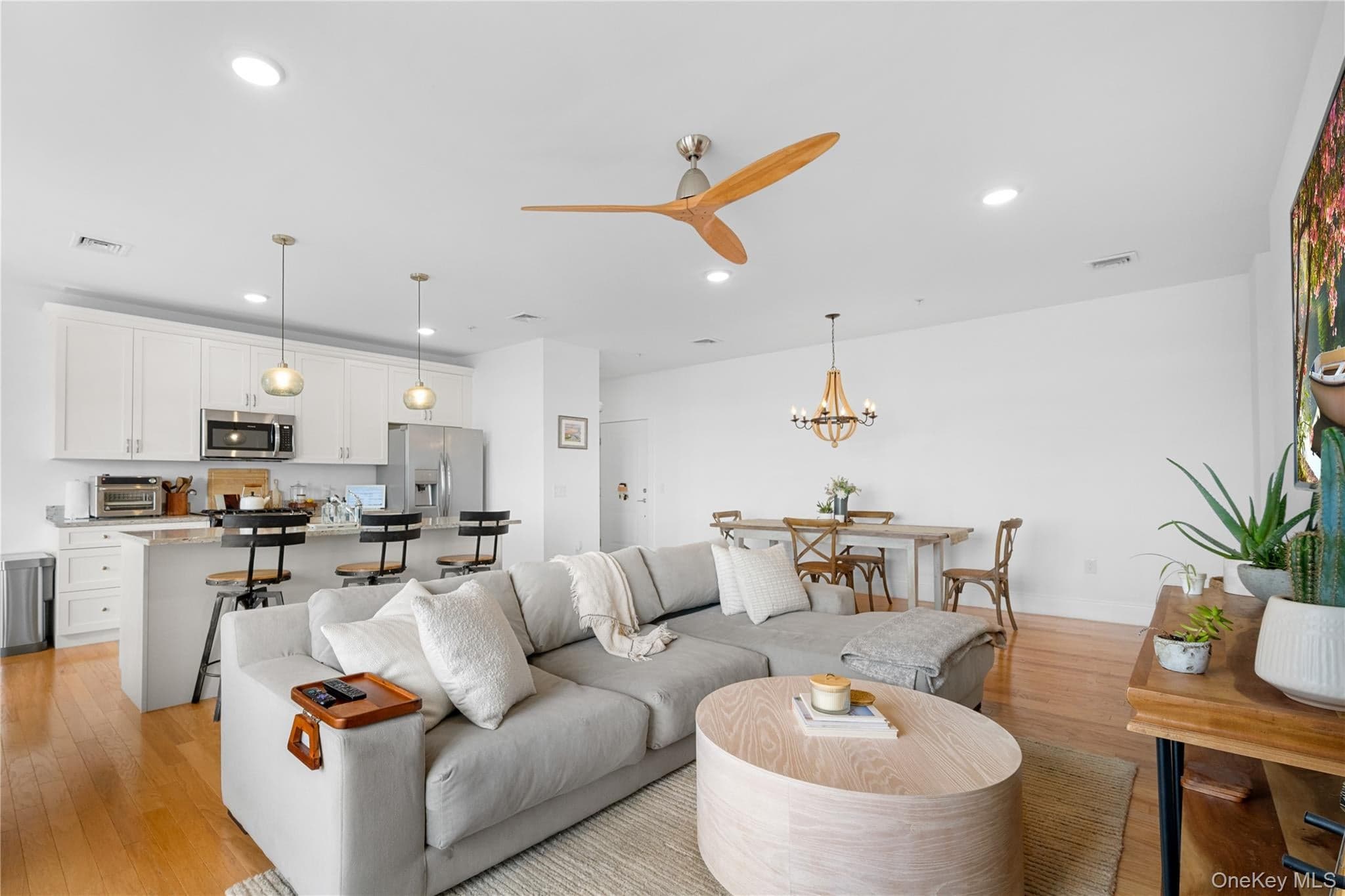 228 Marina Pointe Drive thumbnail 11