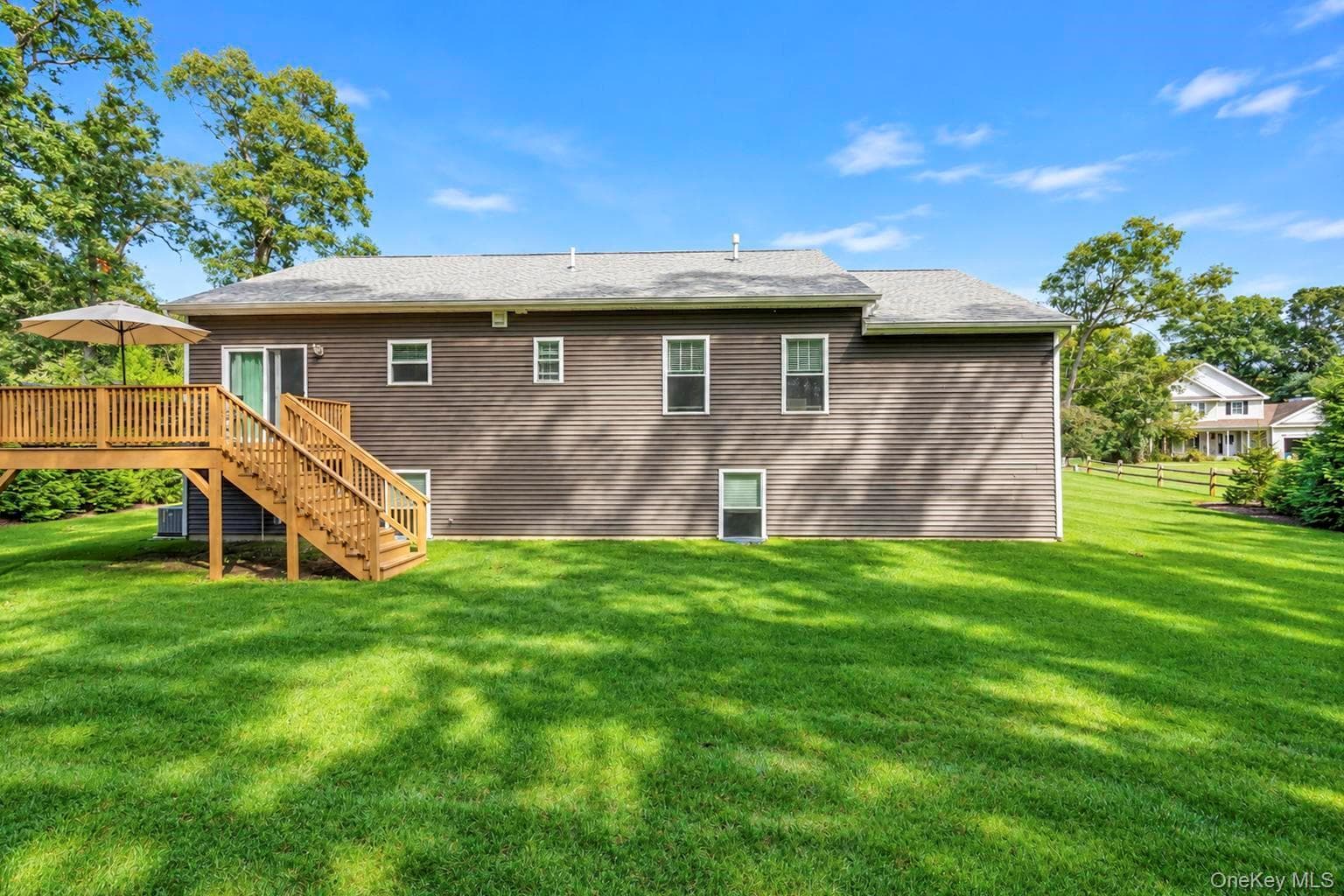 77 Maple Wood Lane thumbnail 3