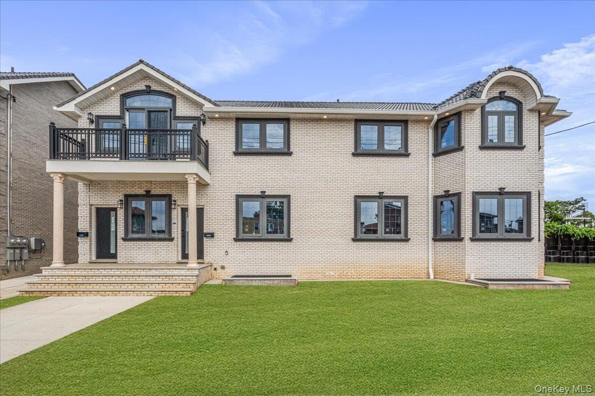 15033 Hawtree Street thumbnail 14