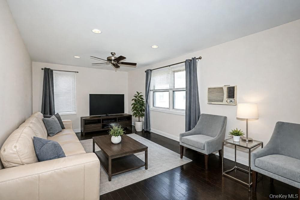 71-11 252 Street Unit: 195B thumbnail 9