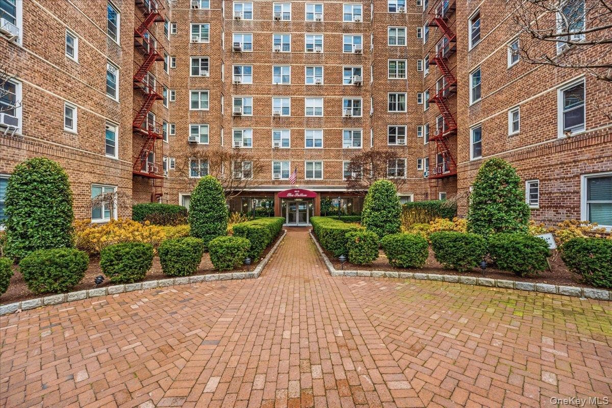 64-11 99 Street Unit: 414 thumbnail 2