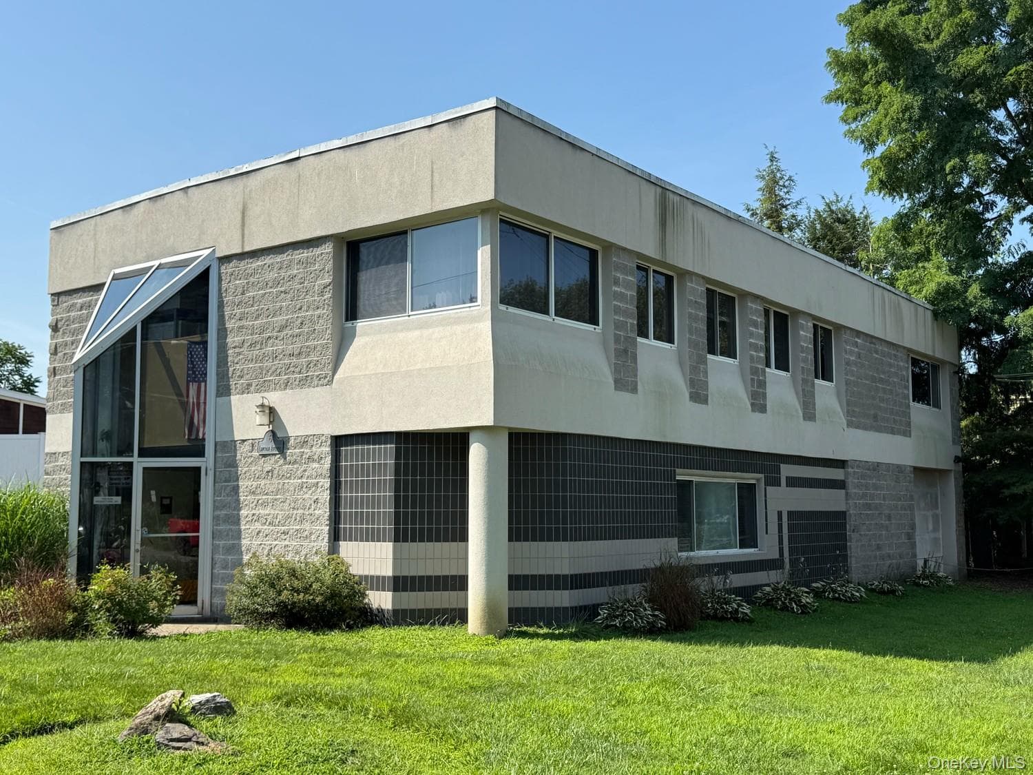 6 Lincoln Avenue, Pleasantville