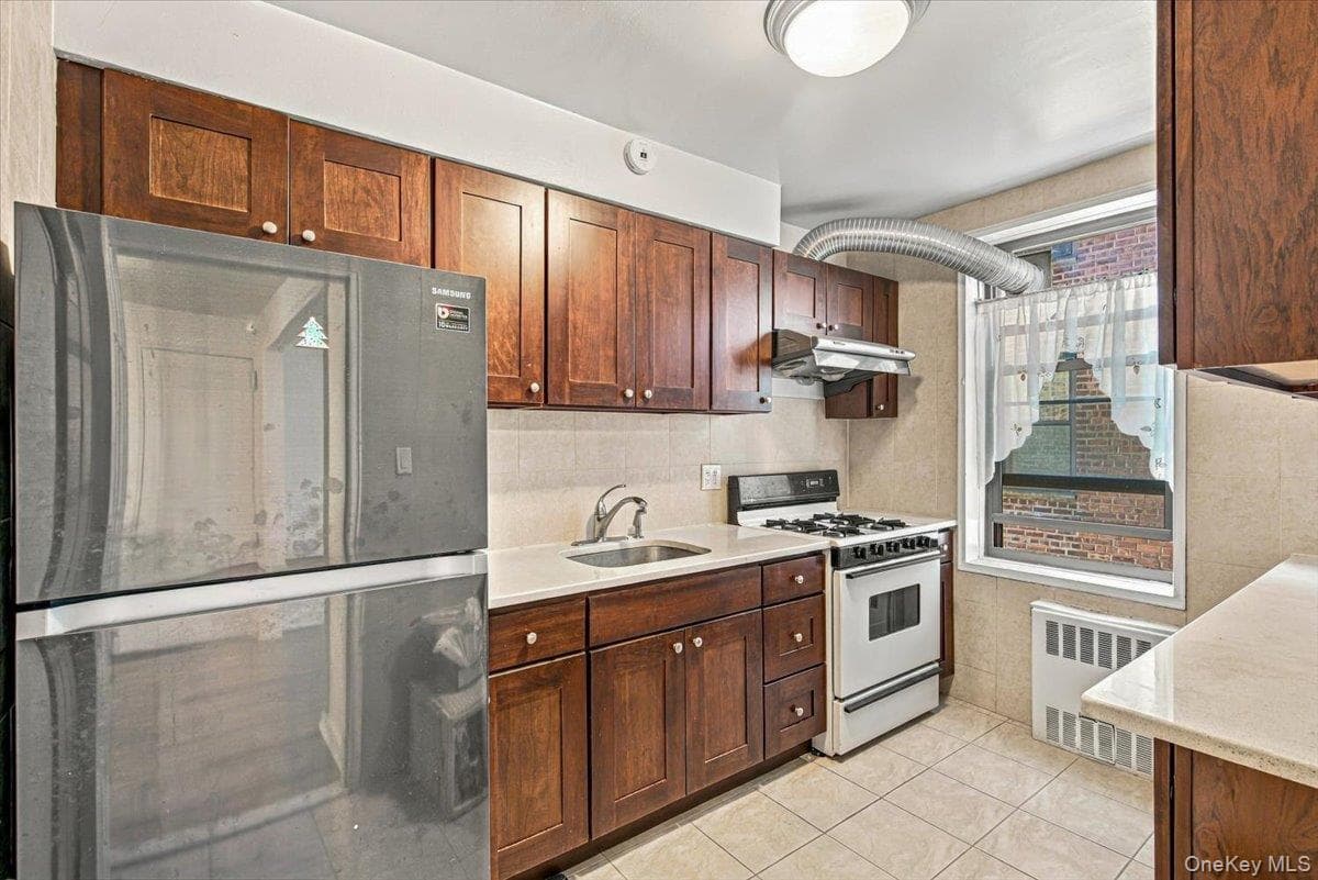 3815 149th Street Unit: 4L thumbnail 9