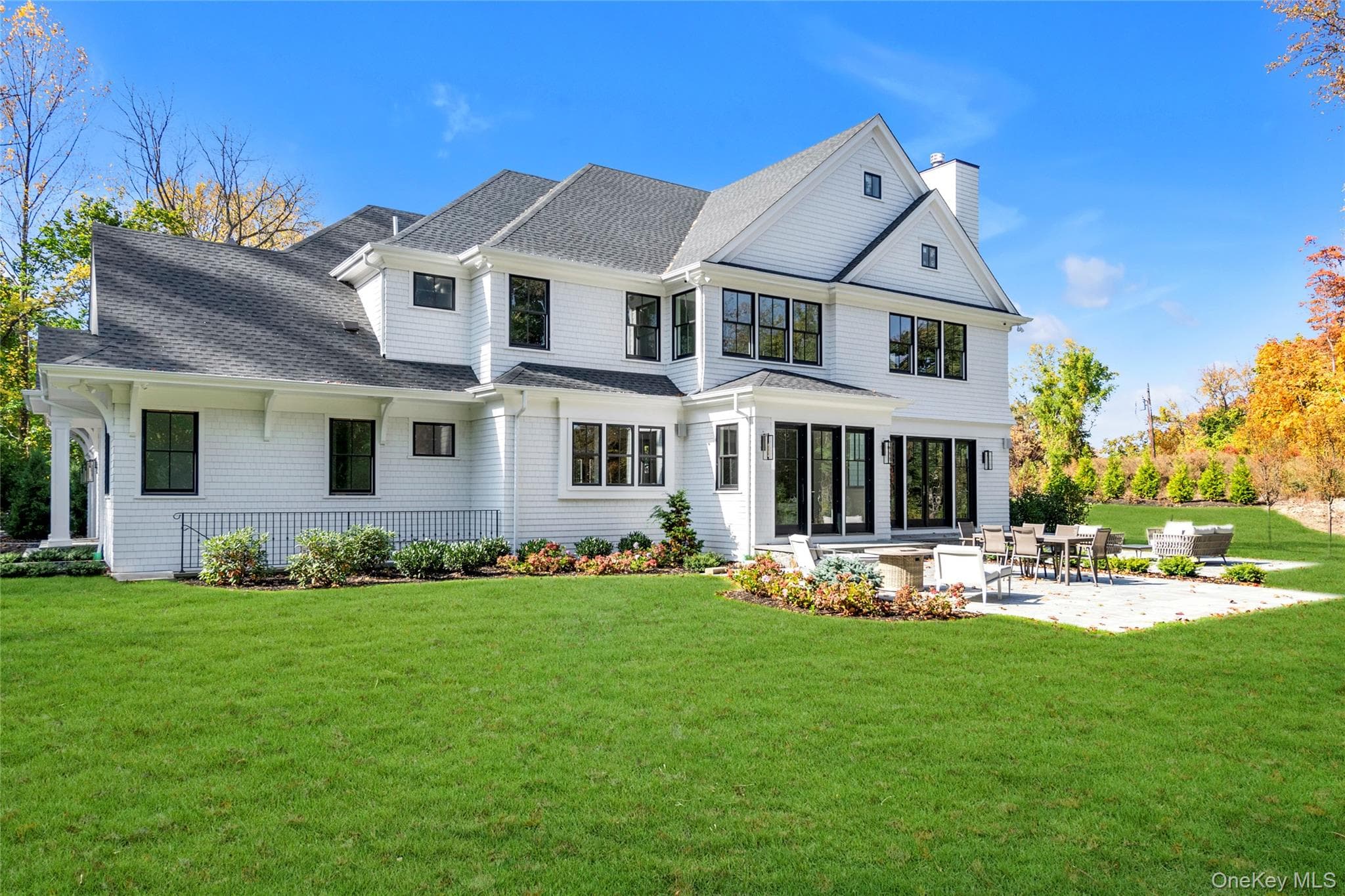 36 Cow Neck Road thumbnail 45