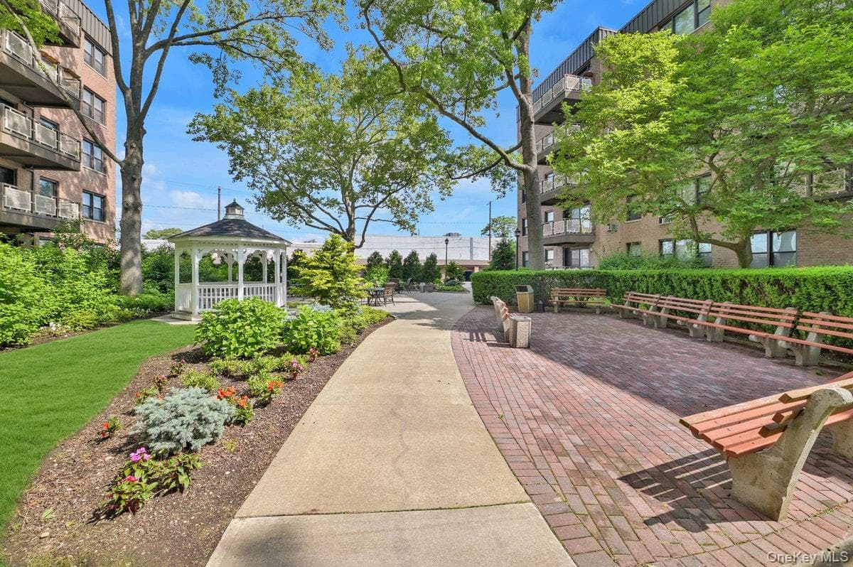 6 Birchwood Court Unit: 3F thumbnail 15