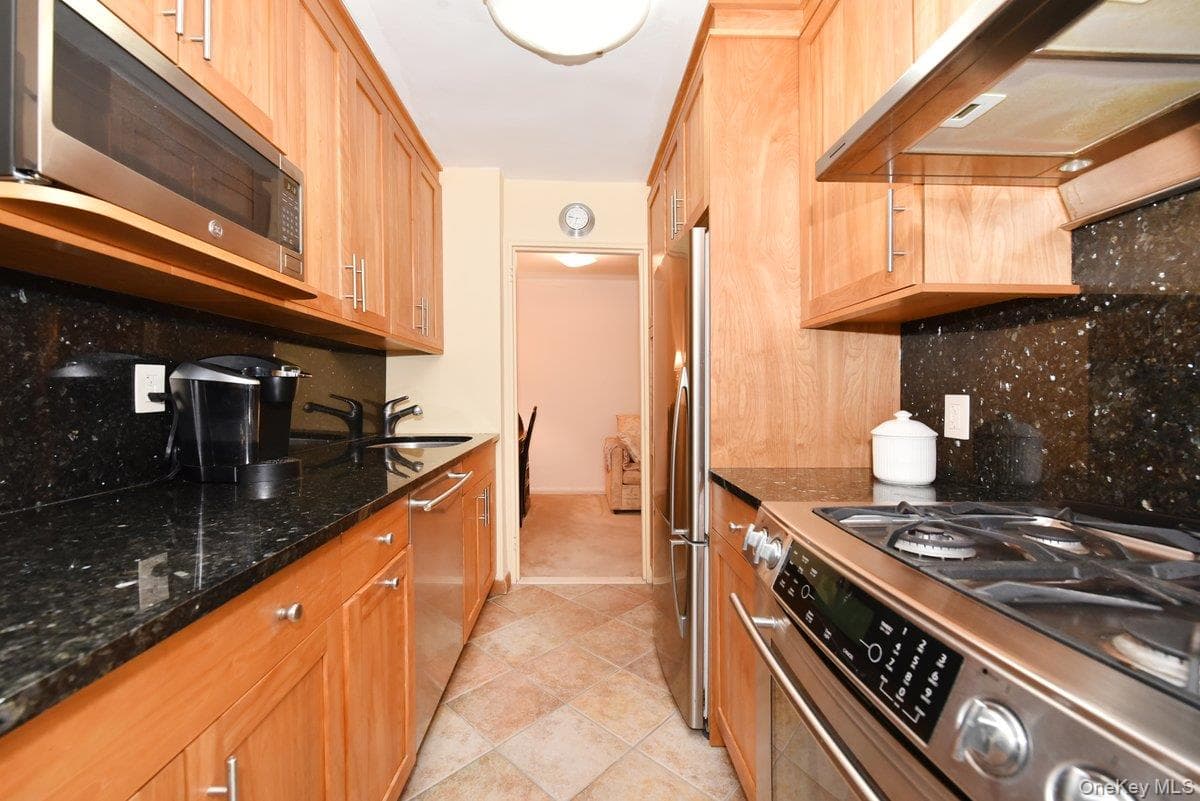 6 Birchwood Court Unit: 3F thumbnail 10