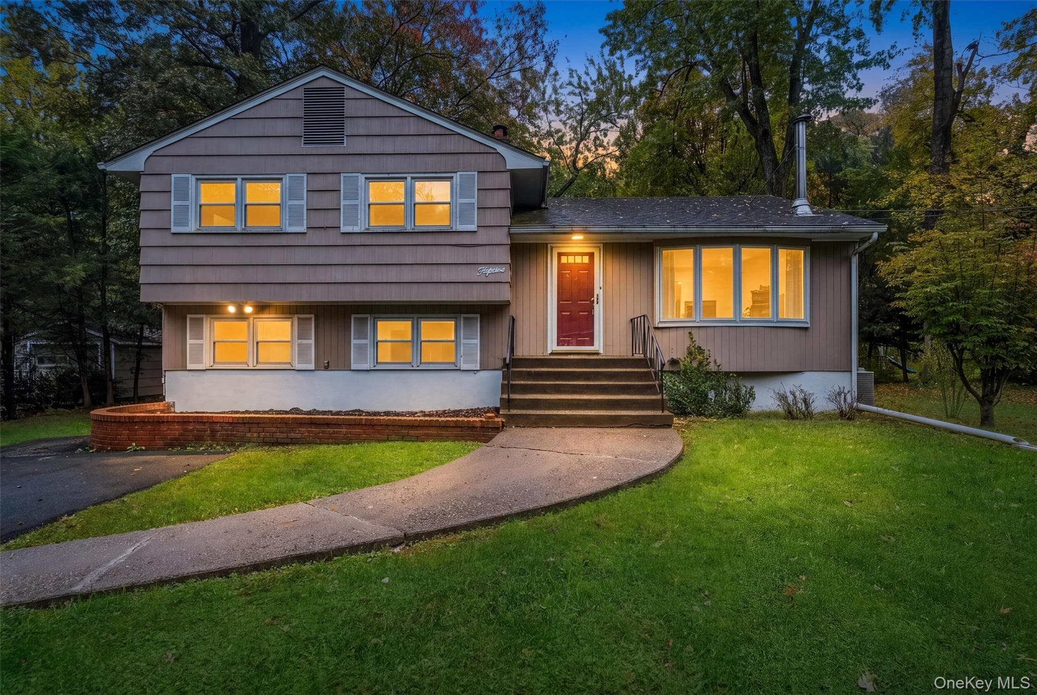 15 Oak Road, New City