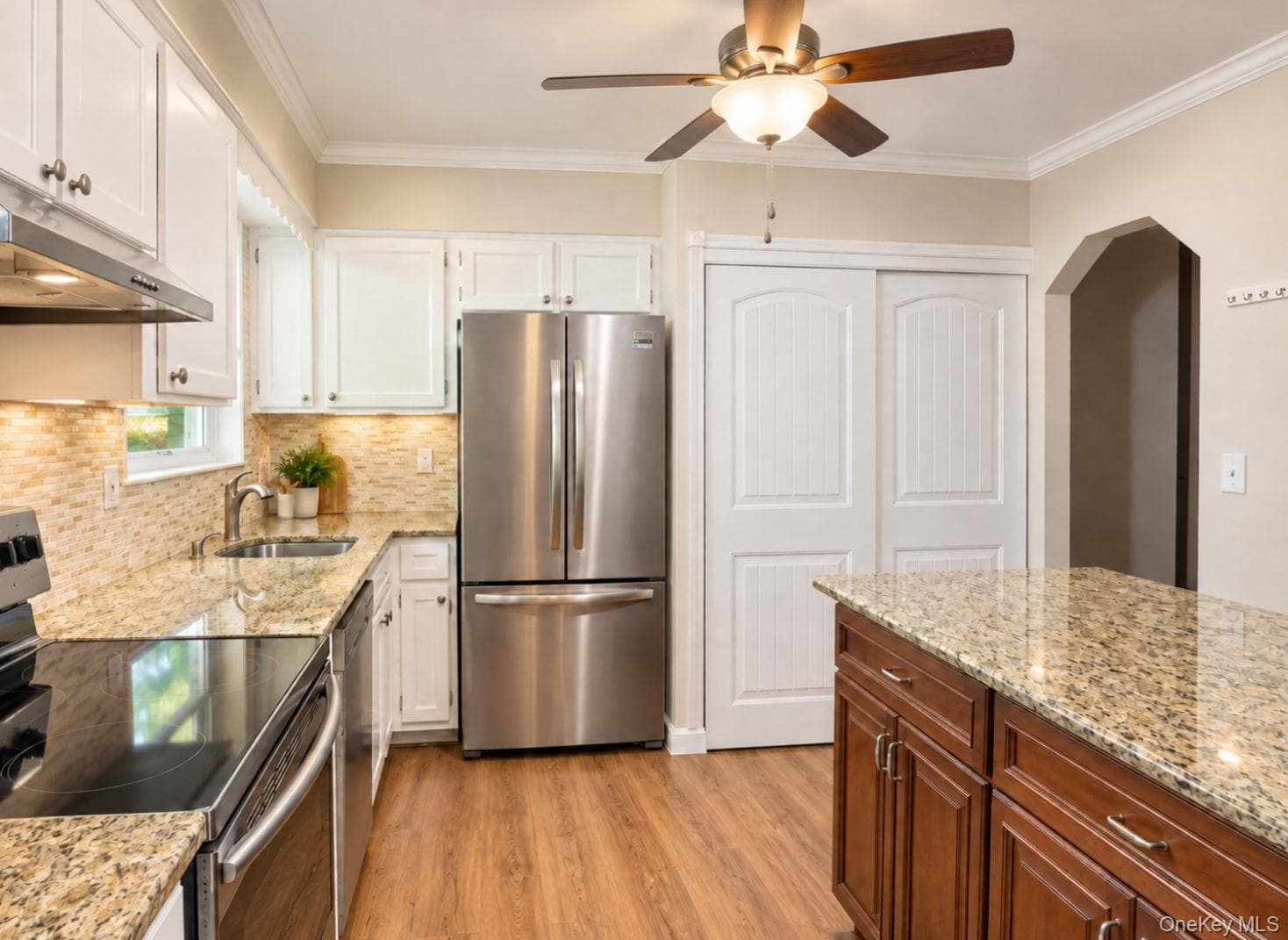 28 Yaphank Avenue thumbnail 4