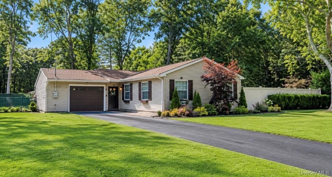 28 Yaphank Avenue, Brookhaven