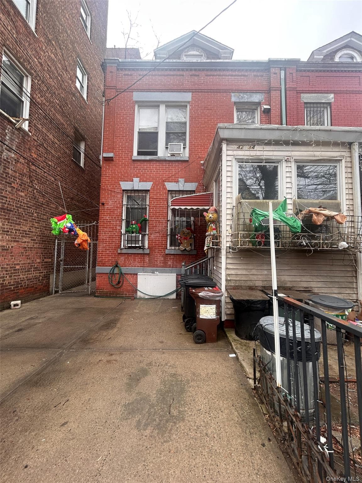 42-34 Ithaca Street photo 1