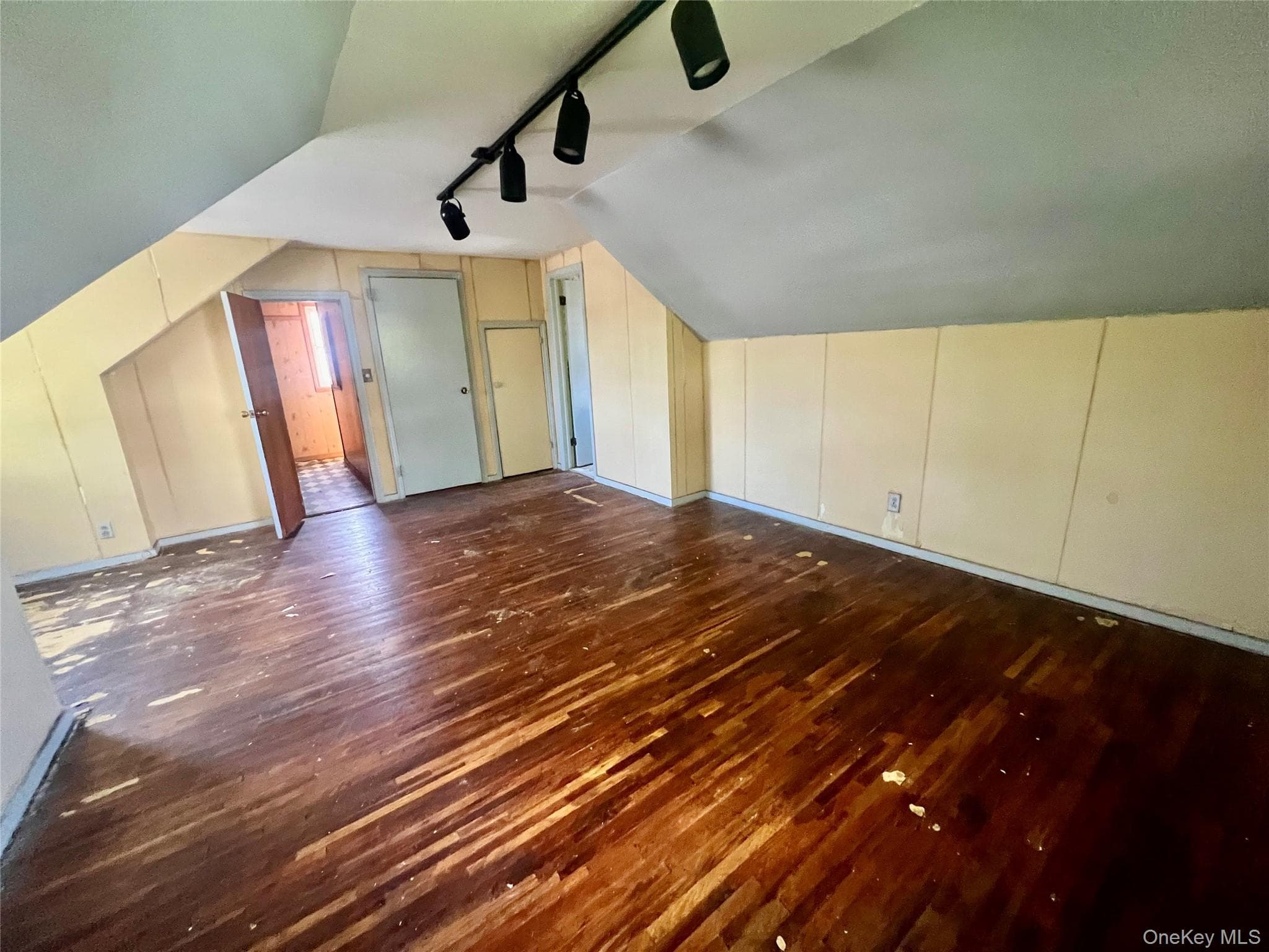 446 Howard Avenue thumbnail 12