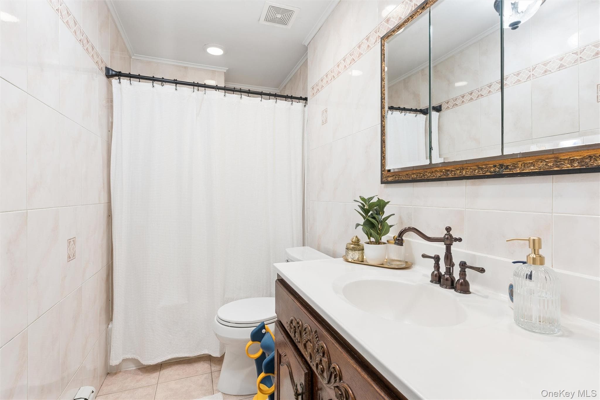 1650 James Street thumbnail 23