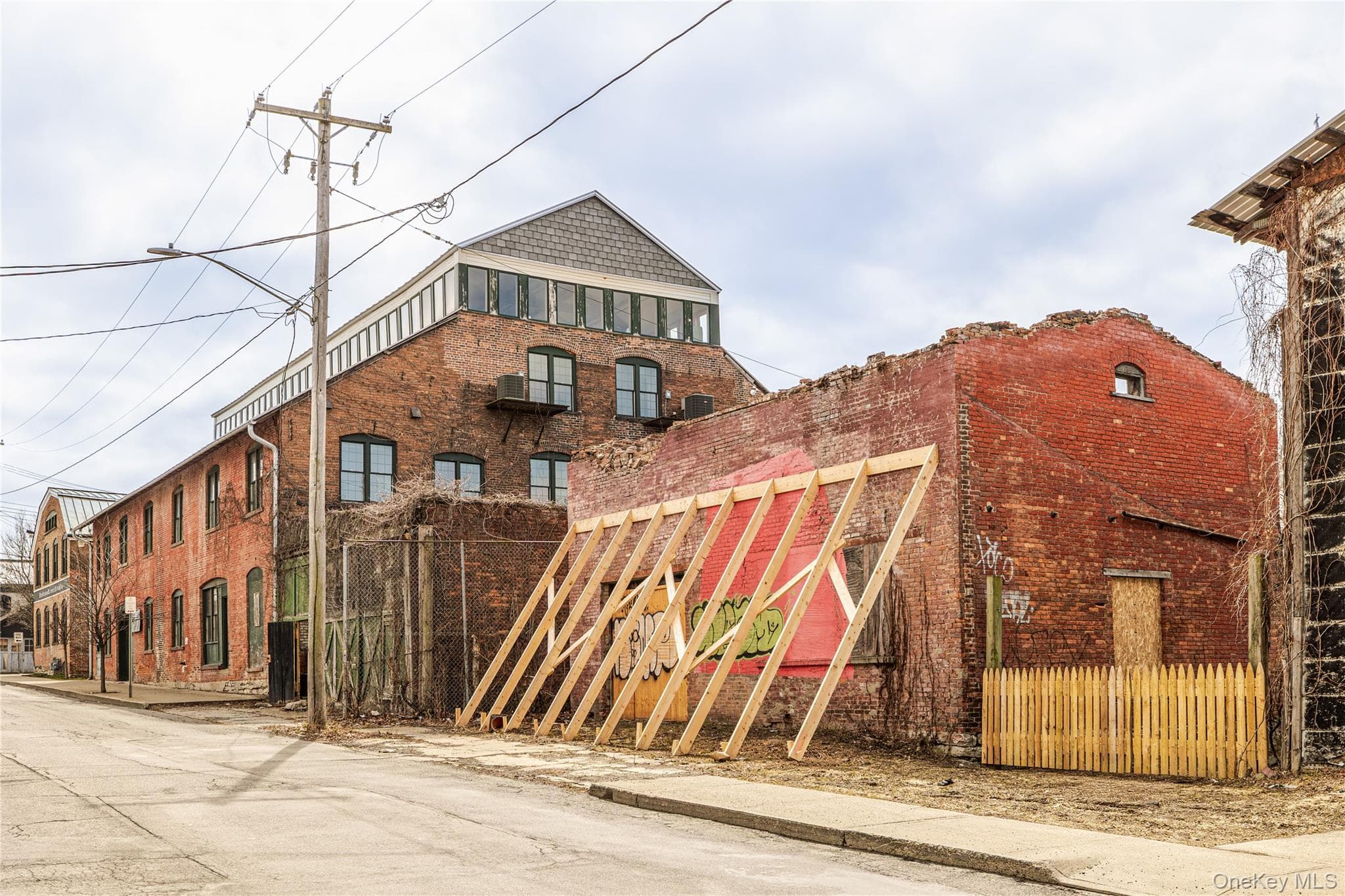 357 Columbia Street thumbnail 9