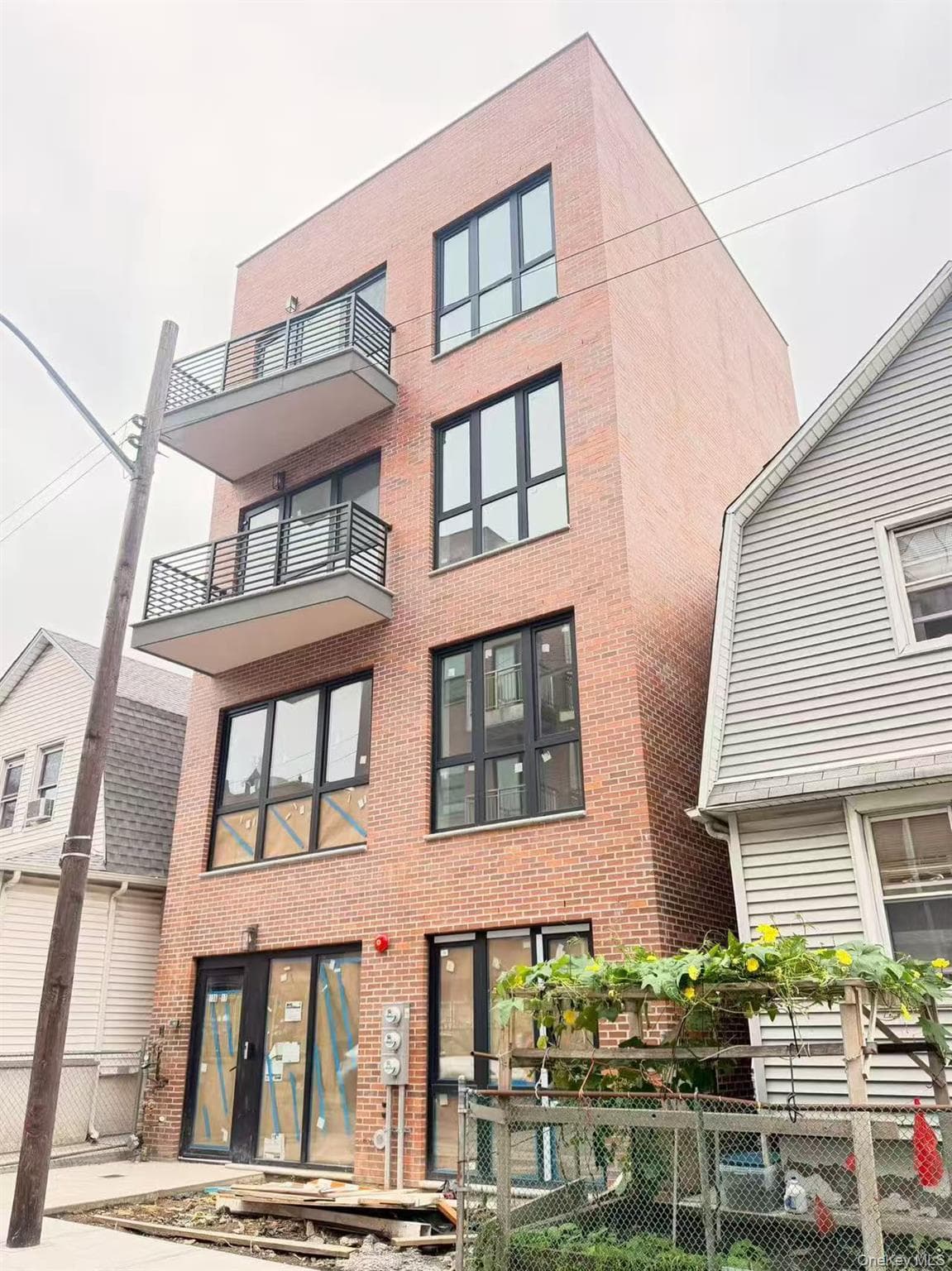 136-17 Carlton Place thumbnail 2