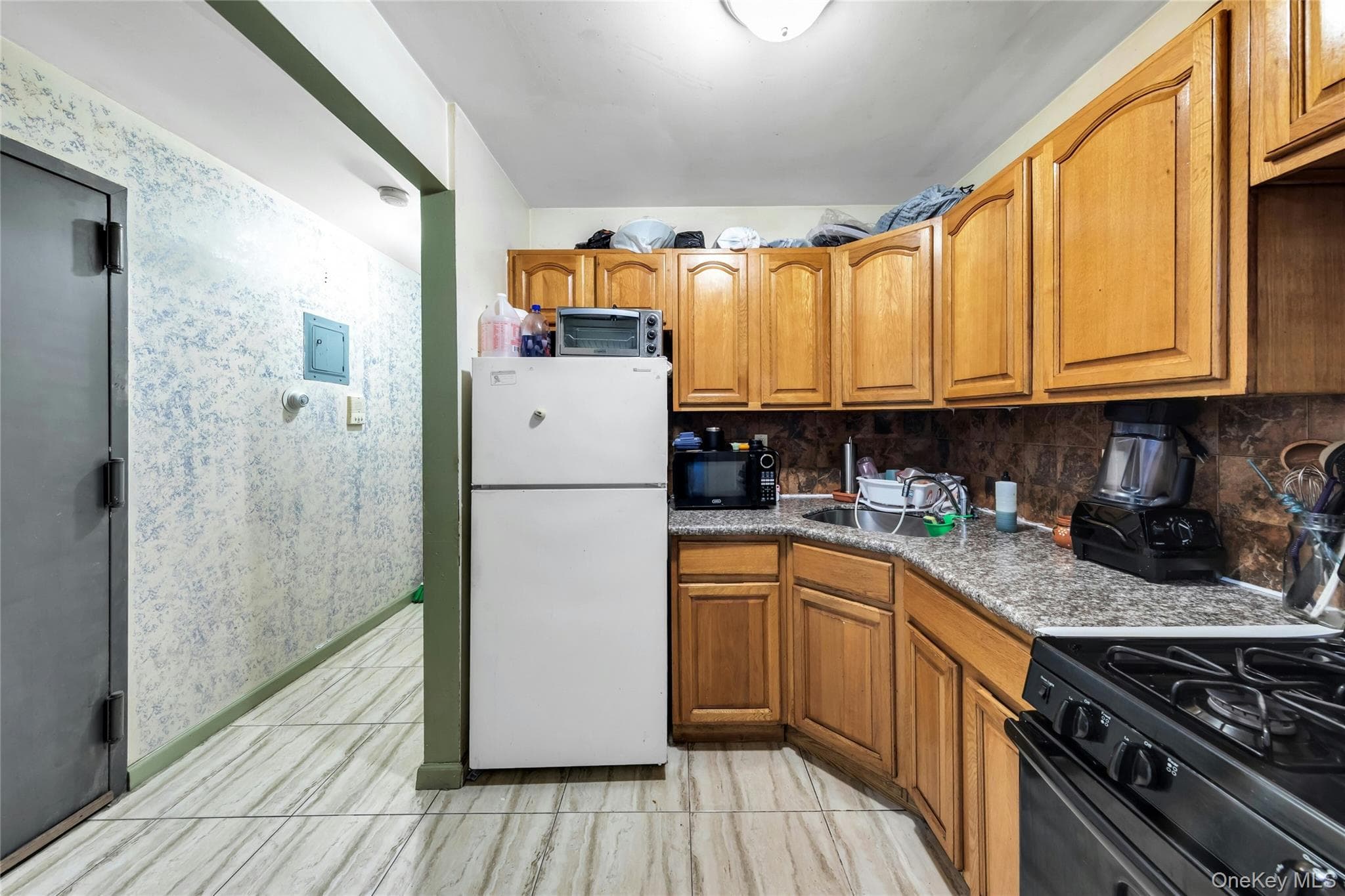 102-18 Radcliff Avenue thumbnail 21
