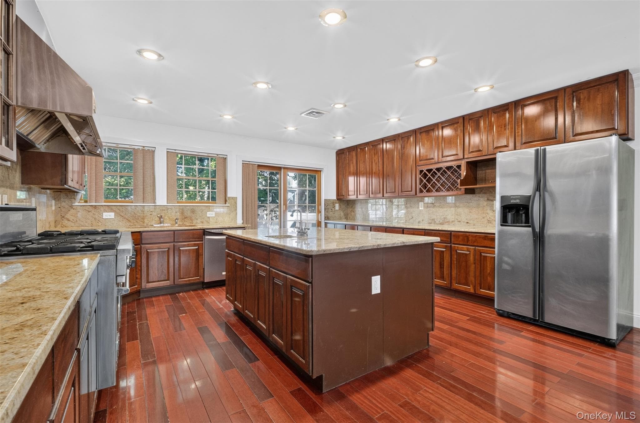 45 Yennicock Avenue thumbnail 12