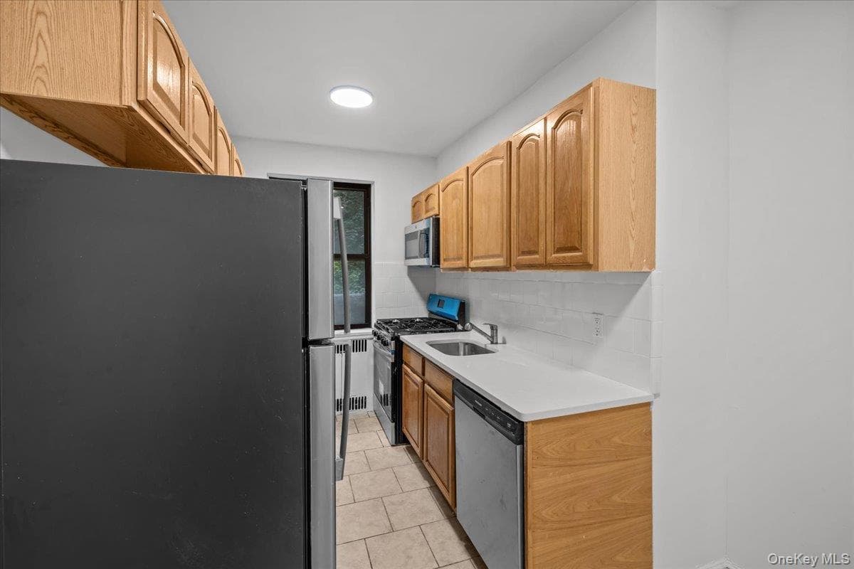 3017 Riverdale Avenue Unit: 5J thumbnail 9