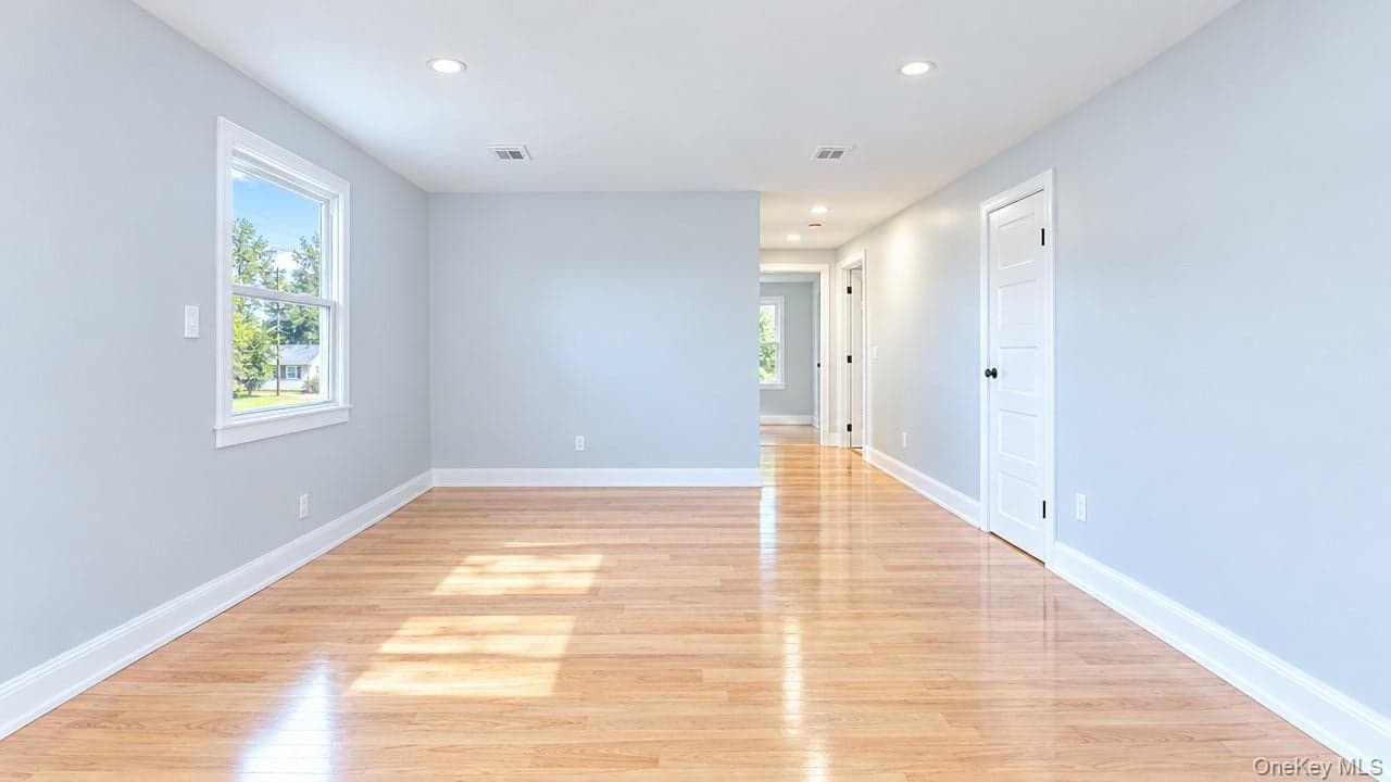 15 Coachman Lane thumbnail 16