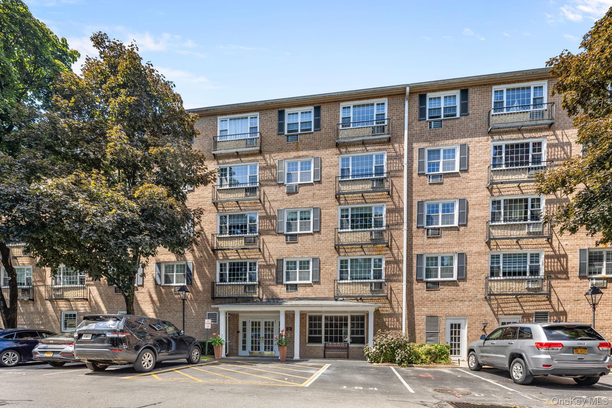 2 Consulate Drive Unit: 3G thumbnail 9