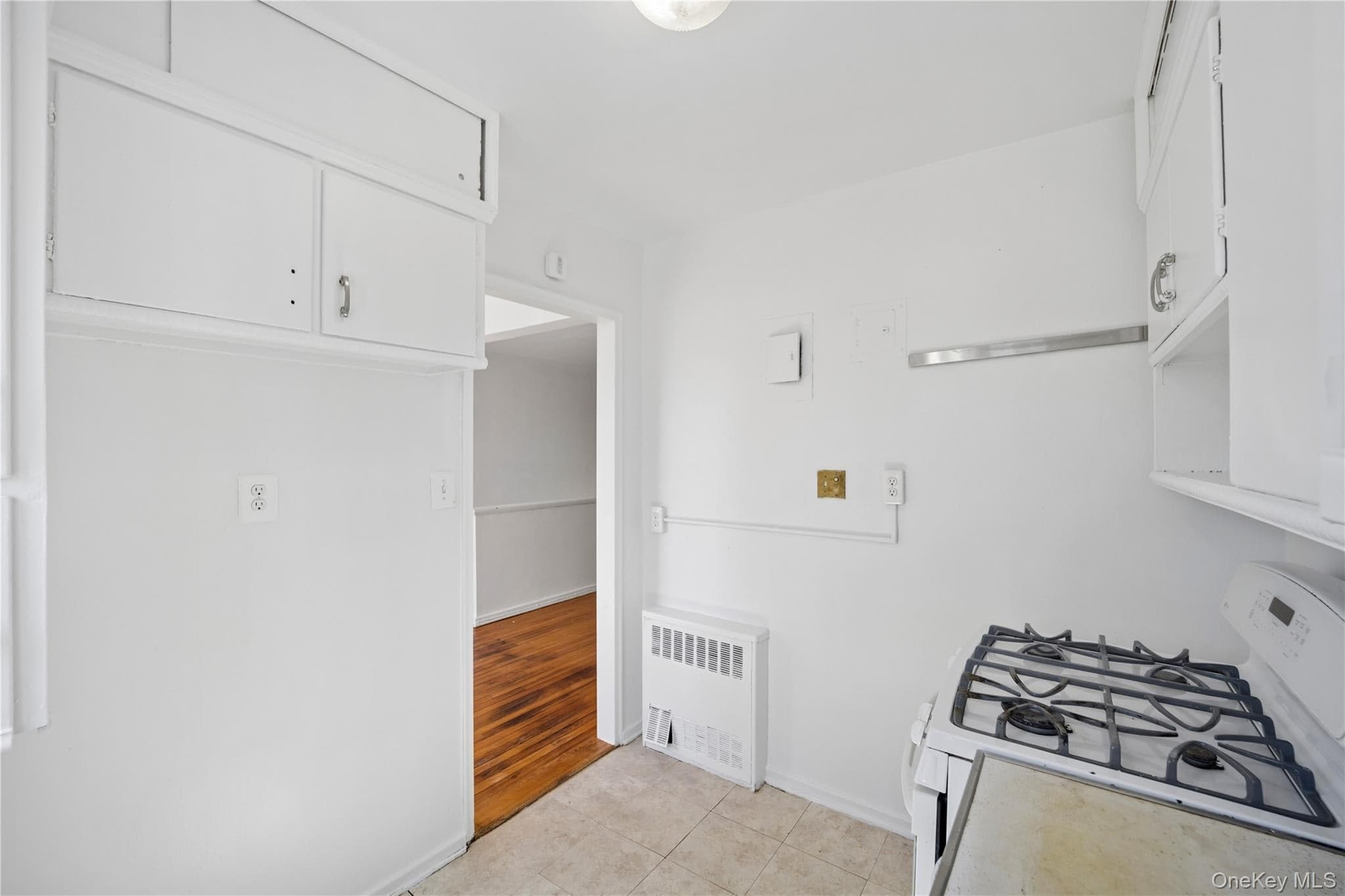 228-14 Stronghurst Avenue Unit: Upper thumbnail 9