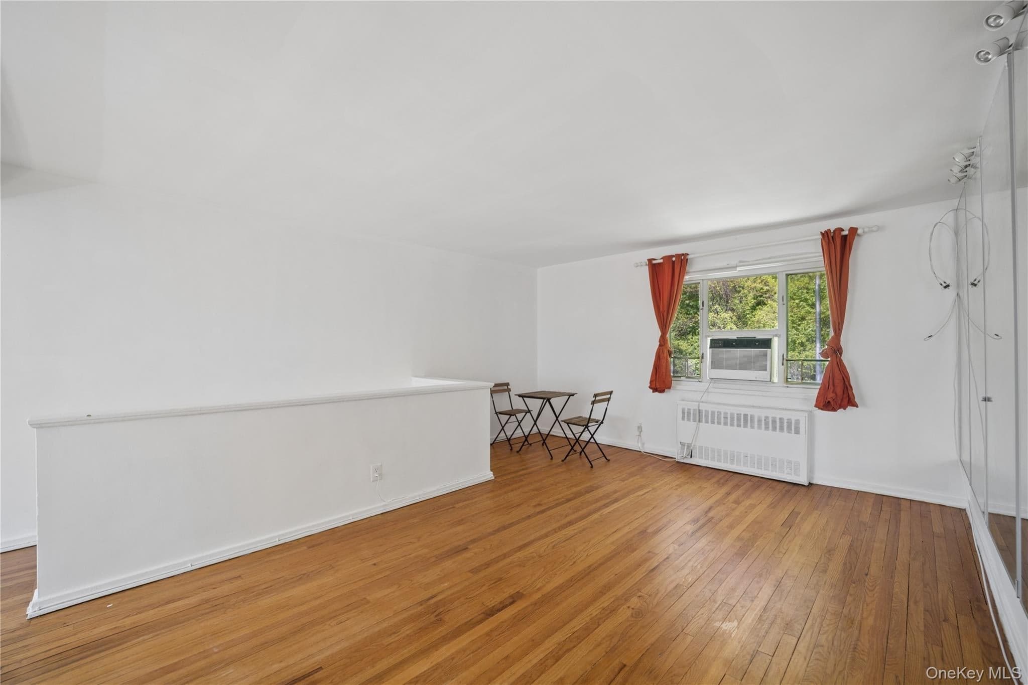 228-14 Stronghurst Avenue Unit: Upper thumbnail 5