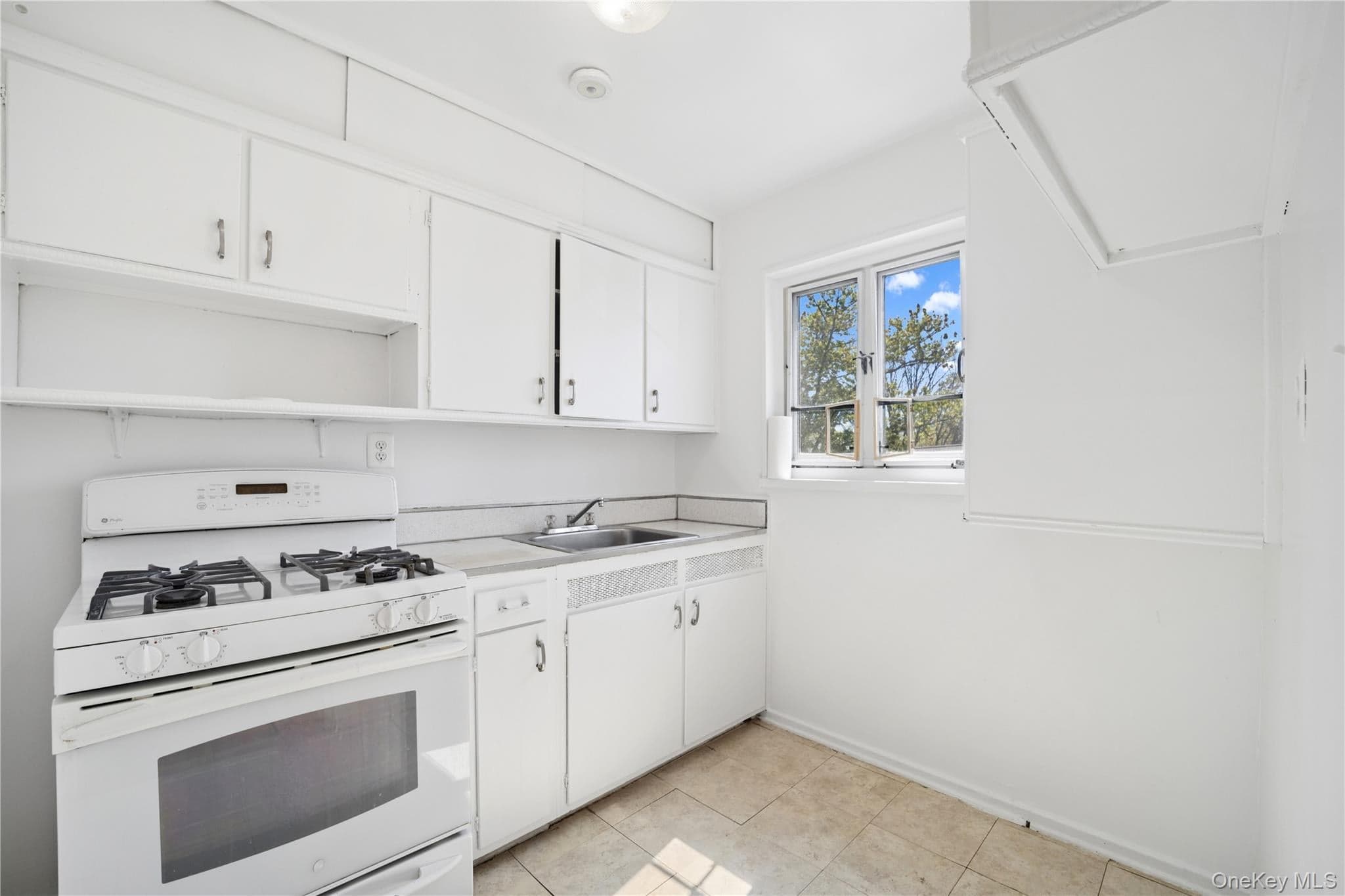 228-14 Stronghurst Avenue Unit: Upper thumbnail 8