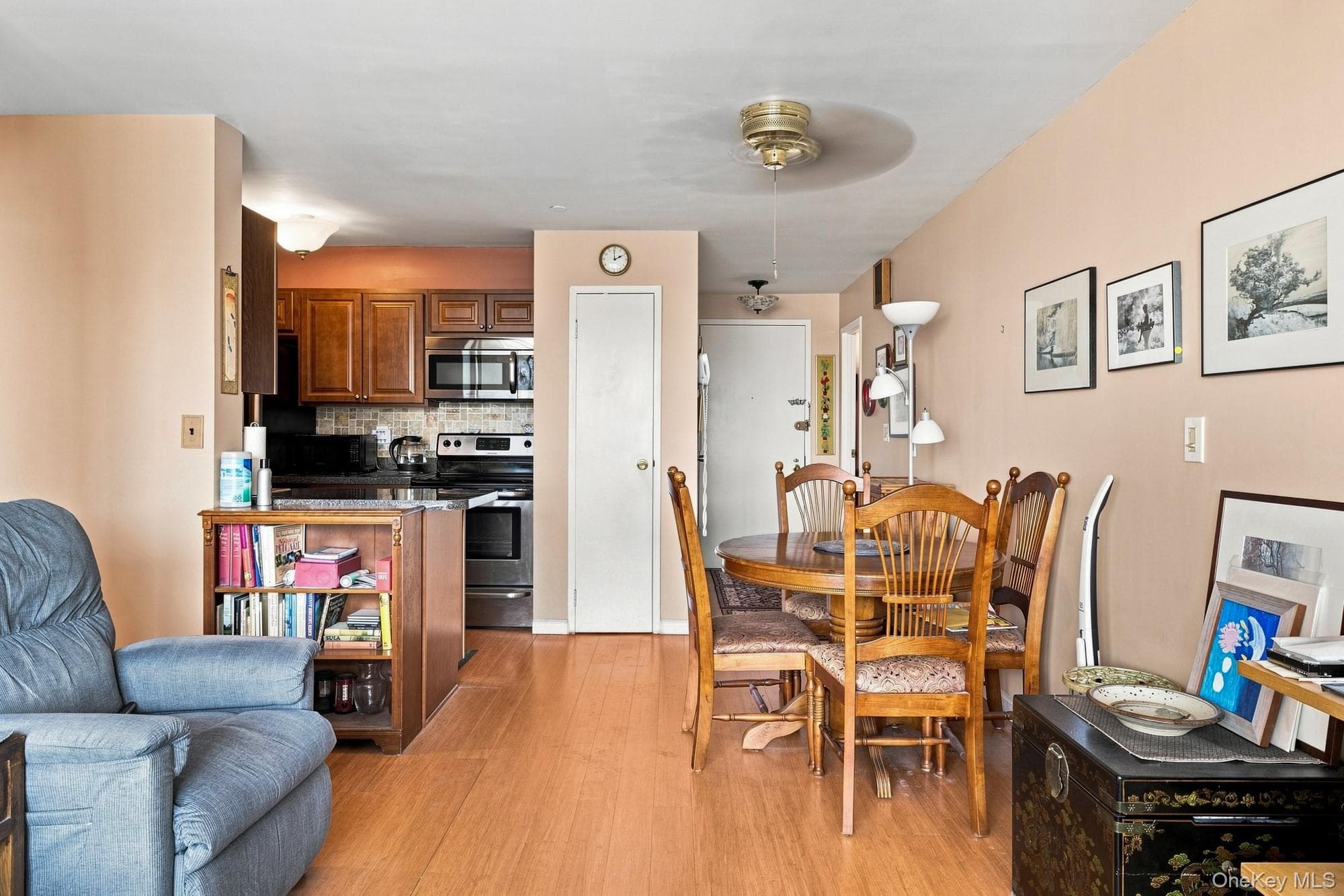 185 W Park Avenue Unit: 316 thumbnail 10