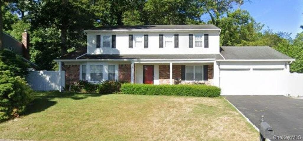 20 Beaumont Lane, Lake Grove