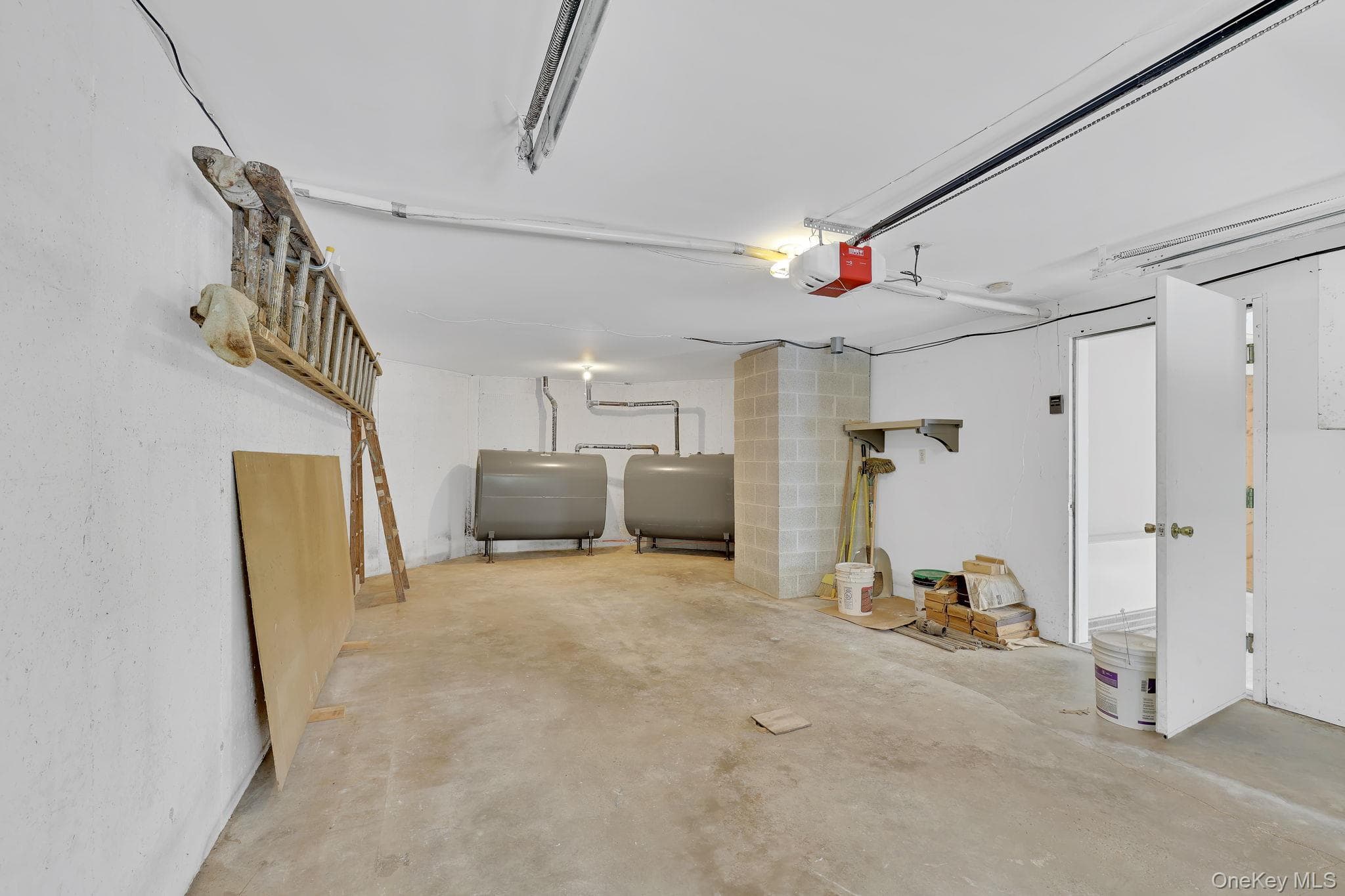 2735 Denning Road thumbnail 37