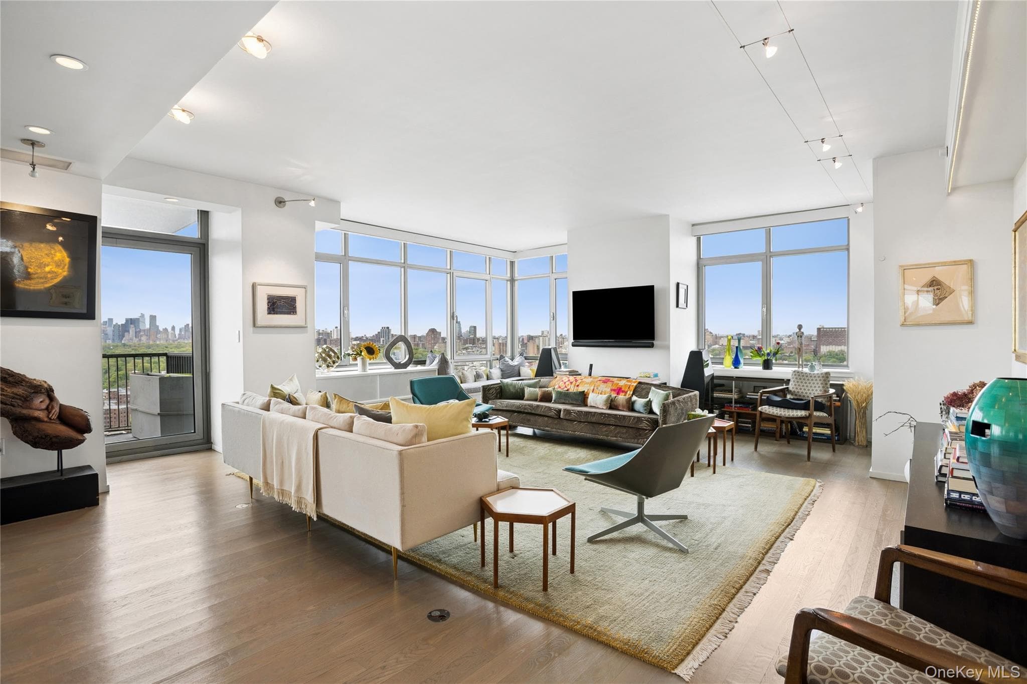 1485 5th Avenue Unit: 26D thumbnail 4