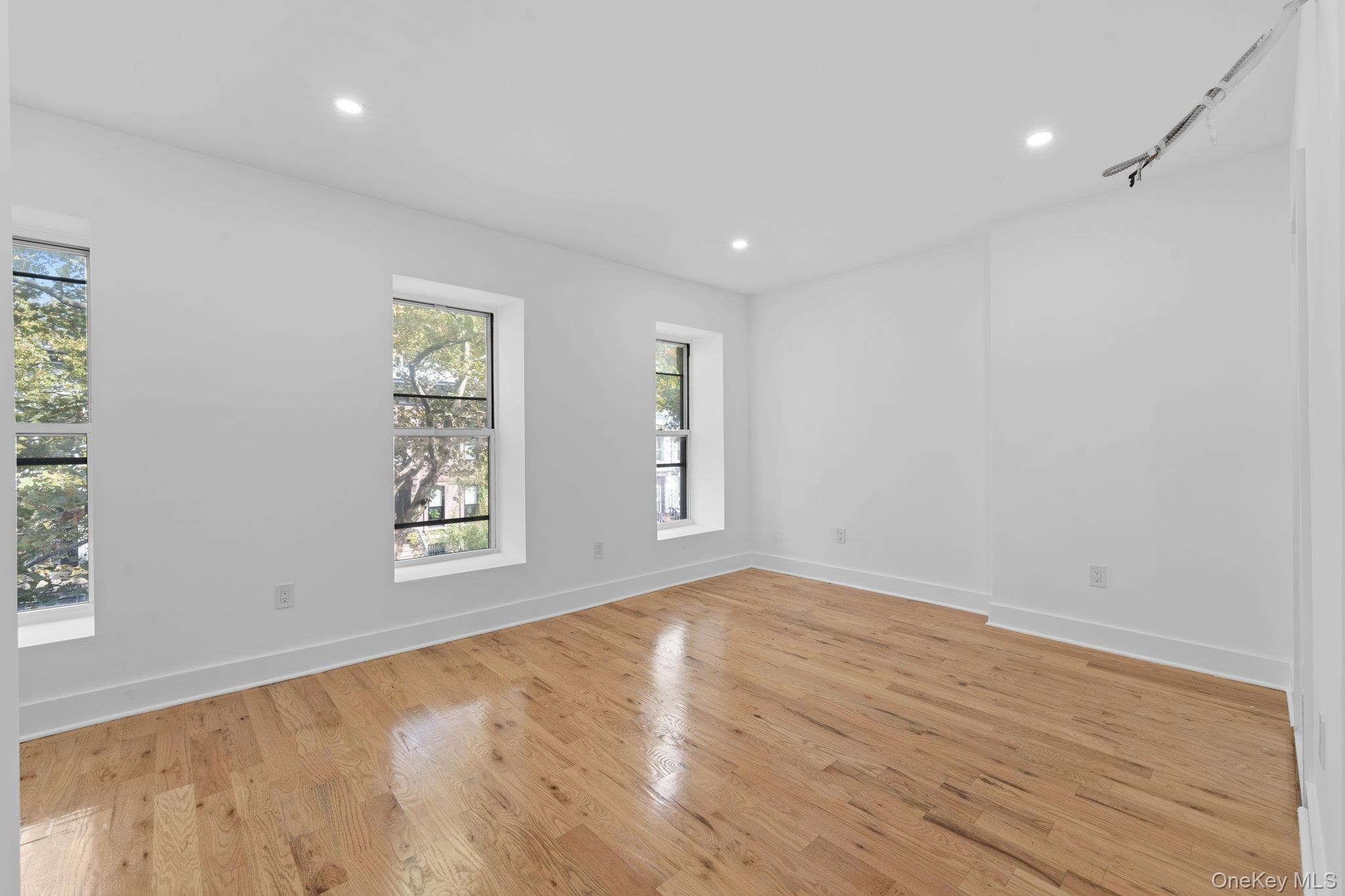 614 Madison Street thumbnail 11