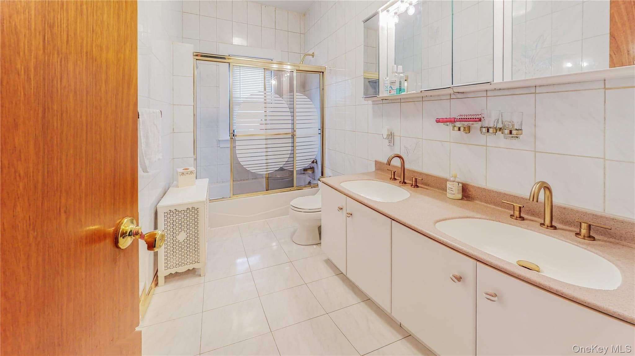 64-53 82nd Place thumbnail 10