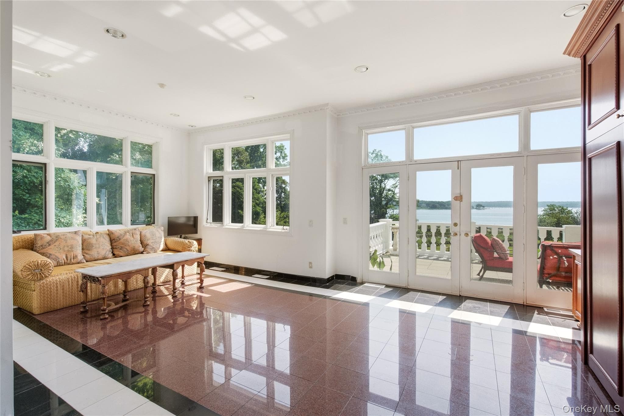 1007 W Shore Road thumbnail 20