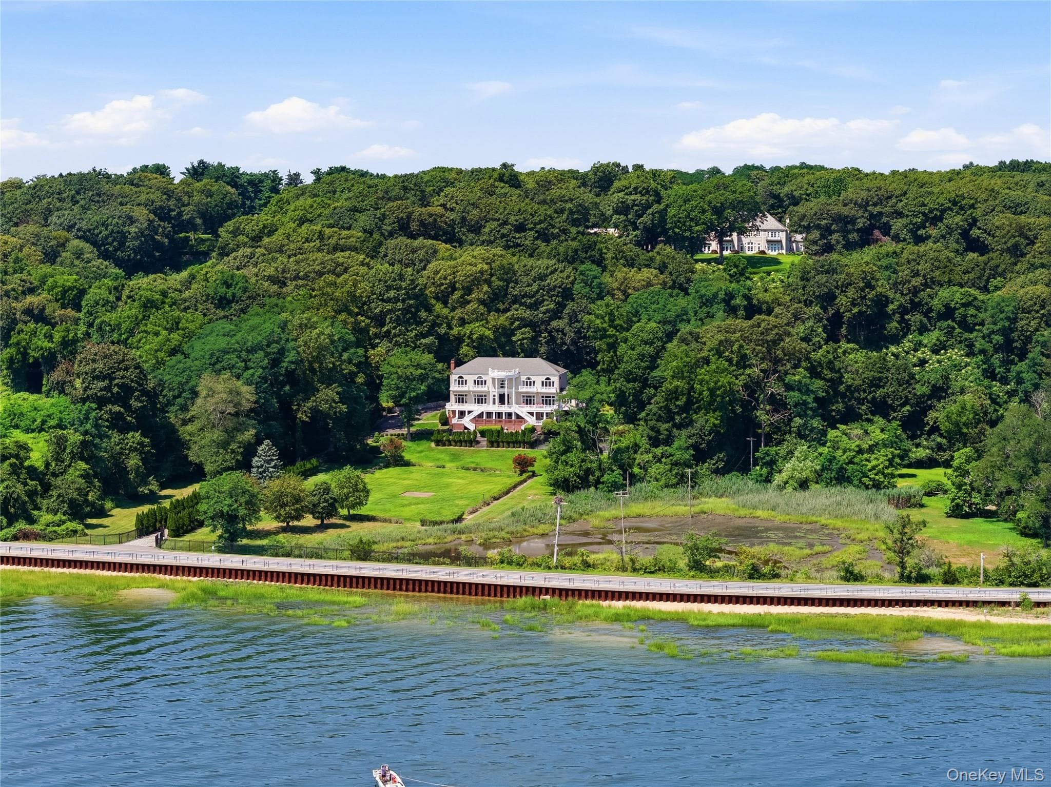 1007 W Shore Road thumbnail 4