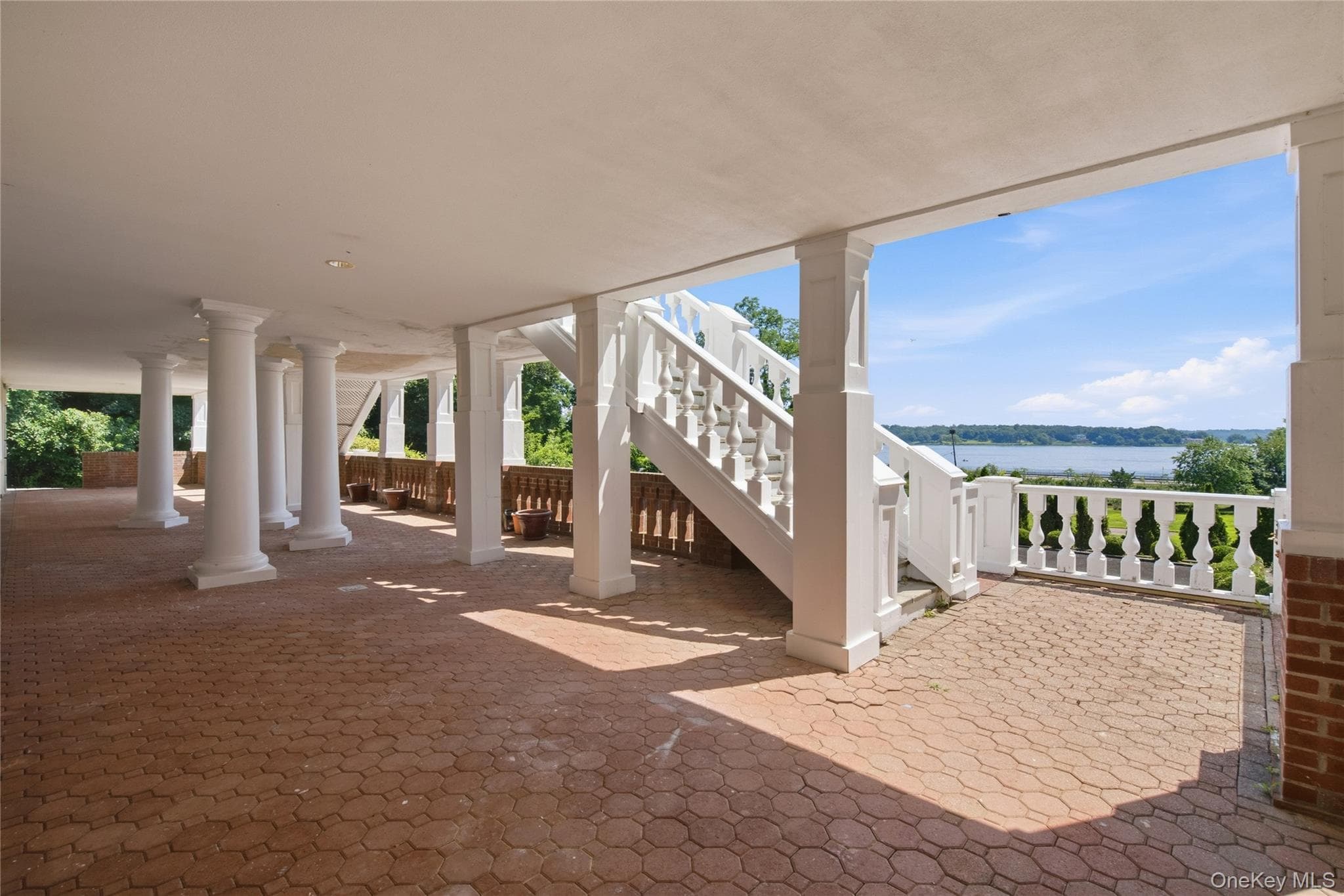 1007 W Shore Road thumbnail 40