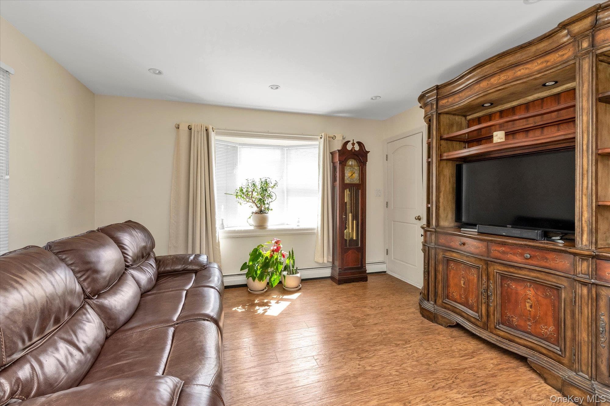 15 Lexington Avenue thumbnail 5