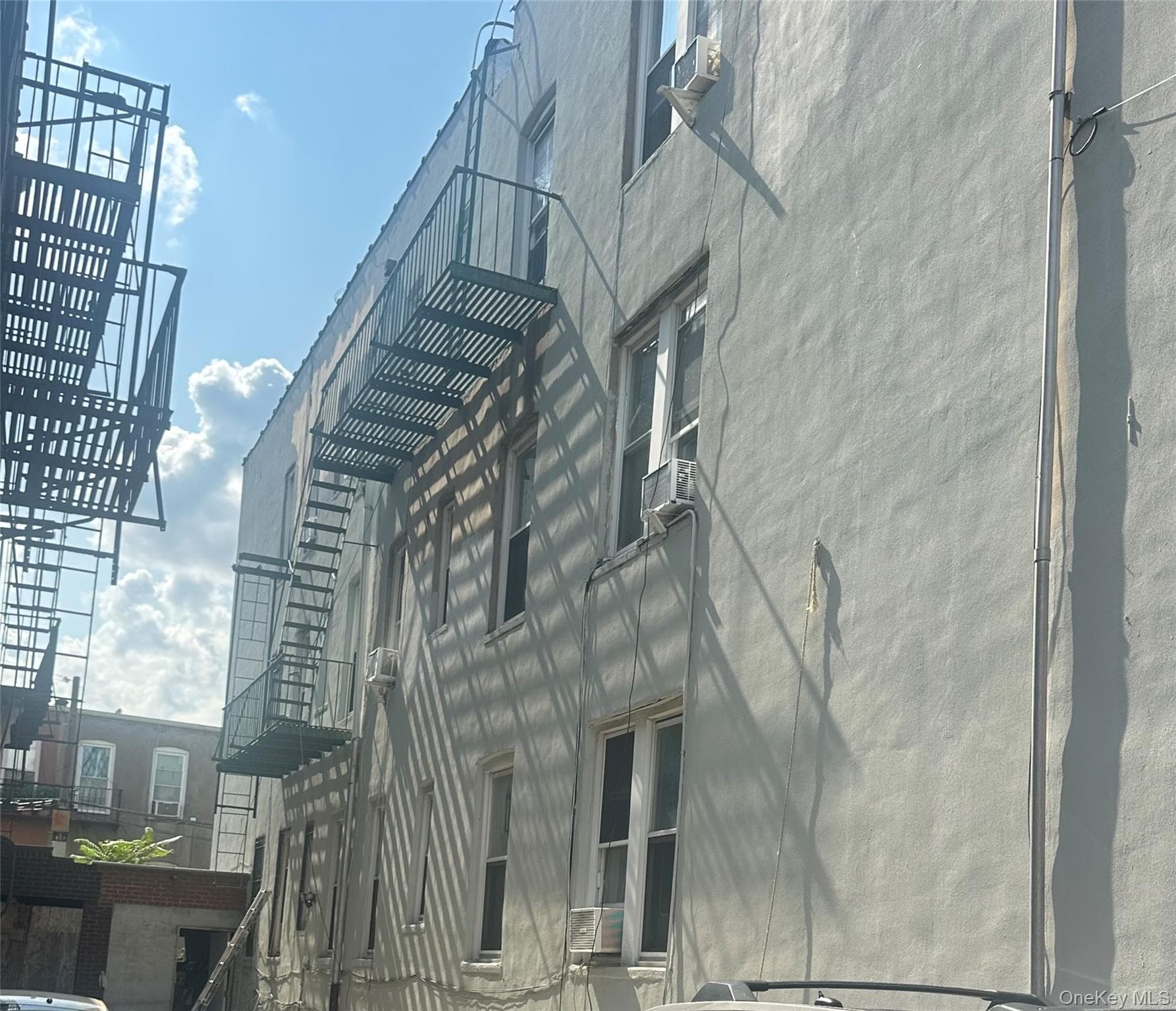 140 E 52nd Street thumbnail 5