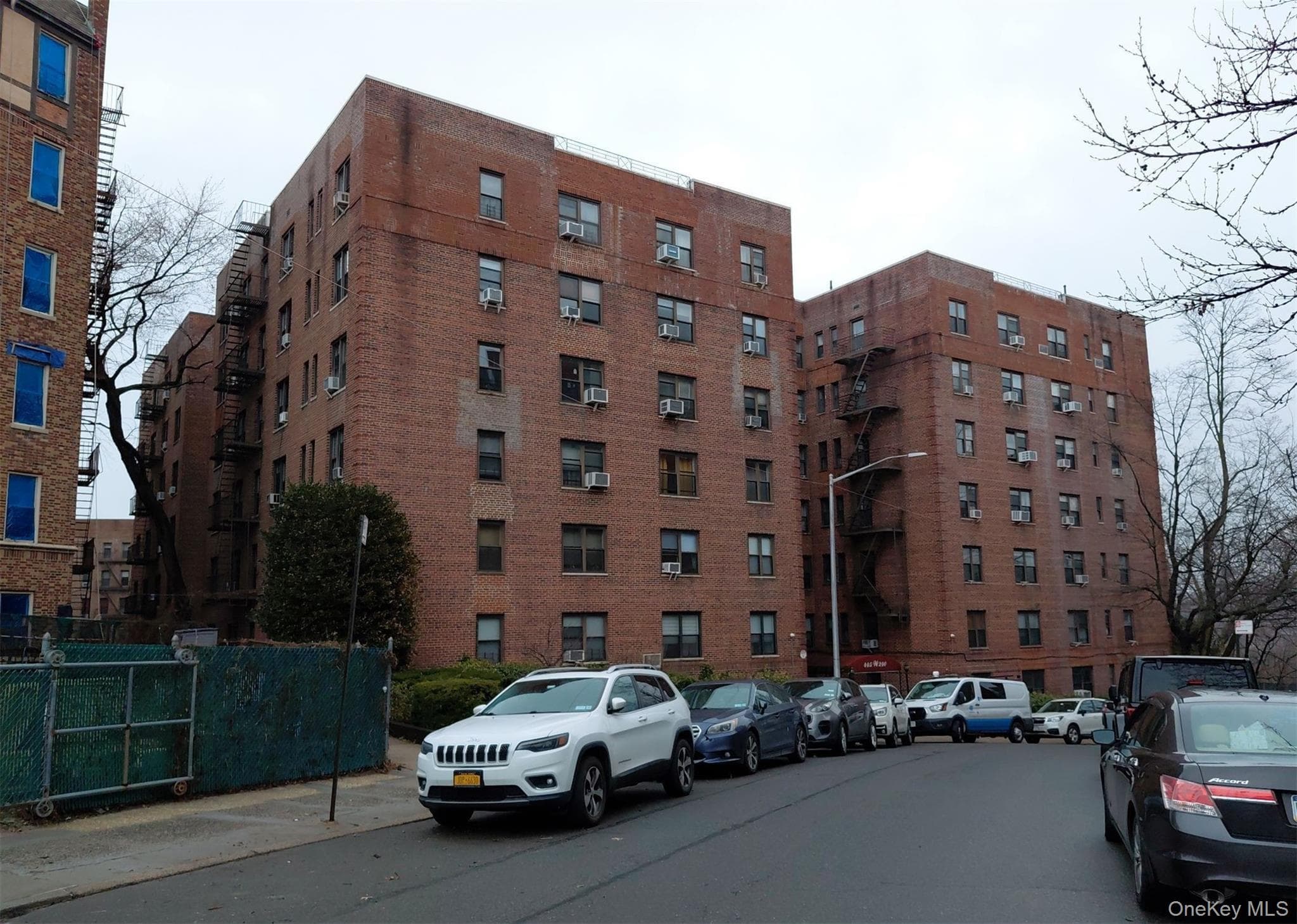 445 W 240th Street Unit: 2G, Bronx