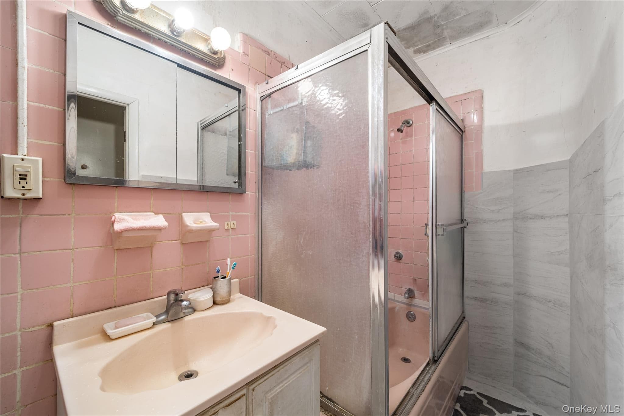 60-77 69th Avenue thumbnail 17
