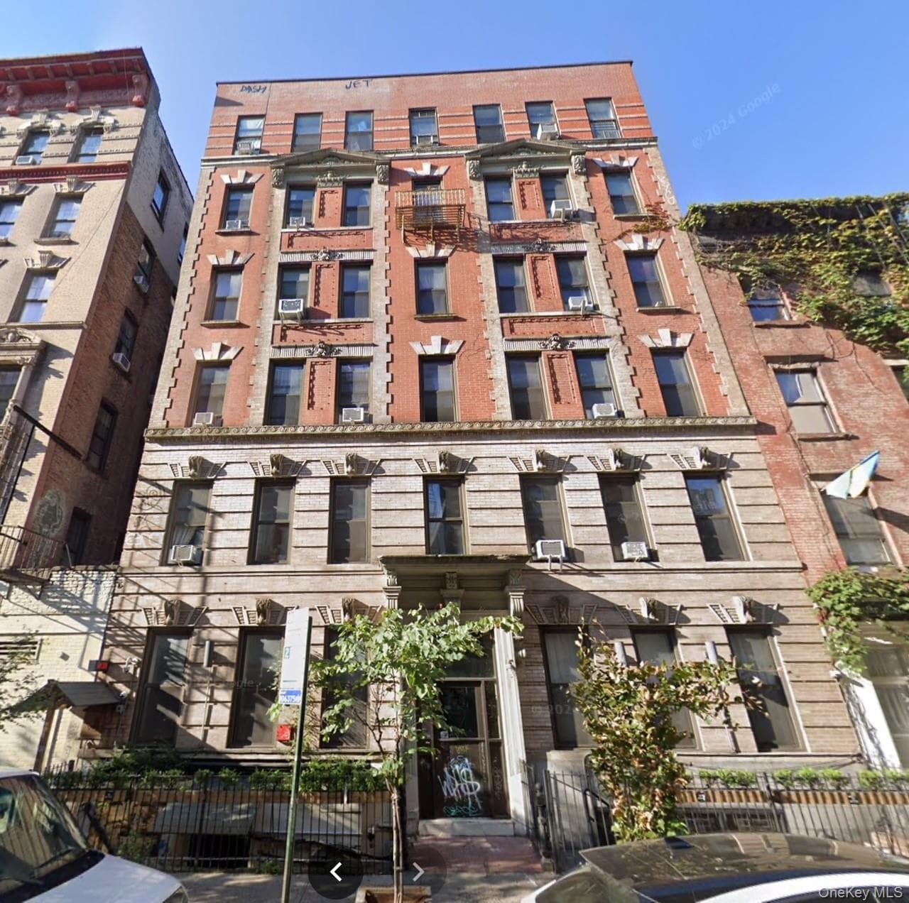 240 E 9th Street thumbnail 9