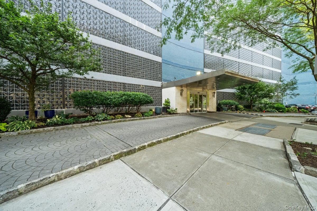 2400 Johnson Avenue Unit: 2F thumbnail 20