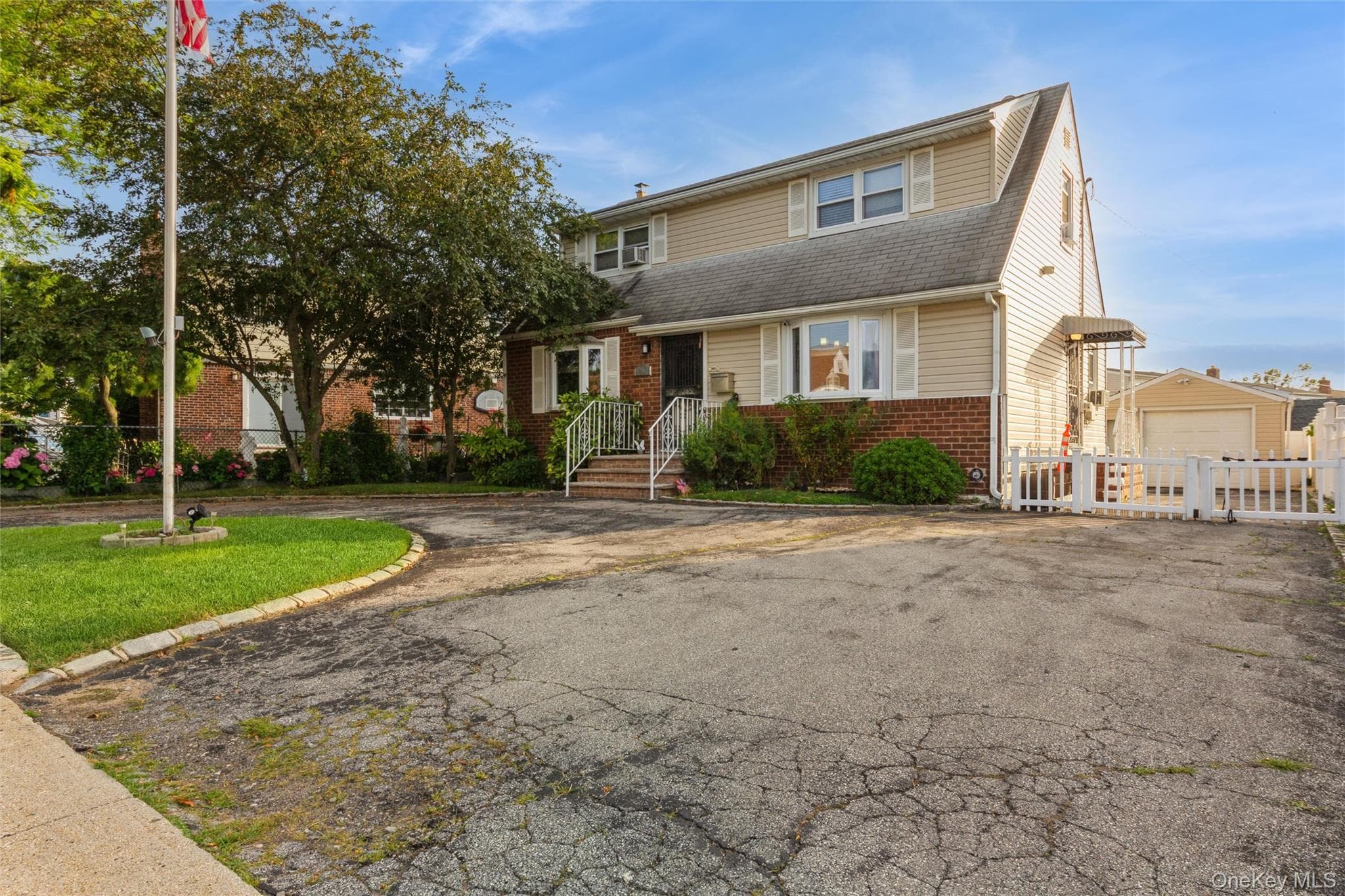 91 Grant Drive thumbnail 2