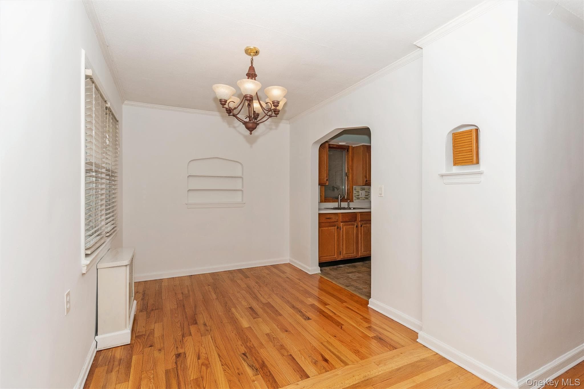 1493 New Hyde Park Drive thumbnail 5